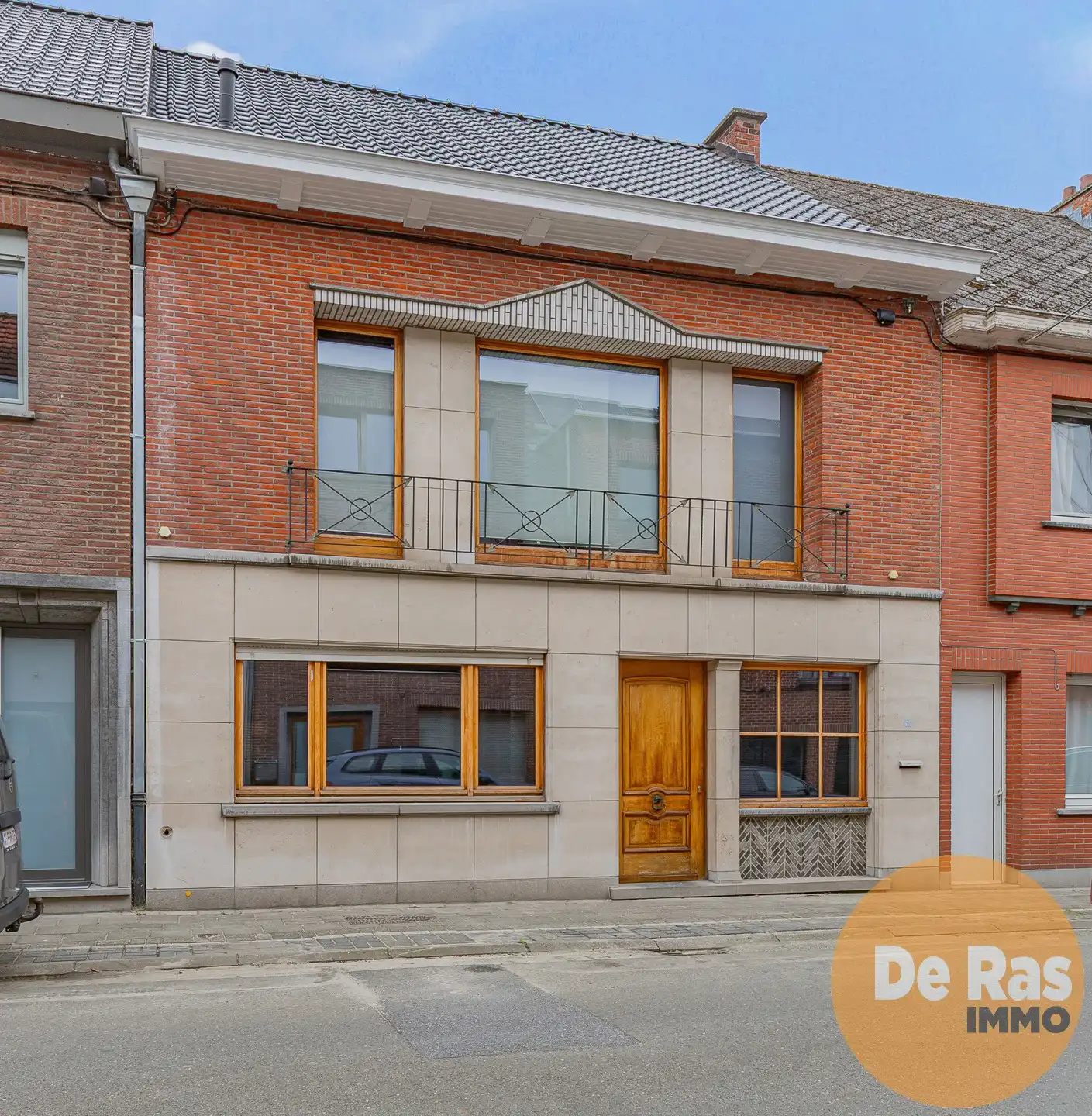 WETTEREN - Ruime instapklare woning met grote garage foto {{pictureIndex}}