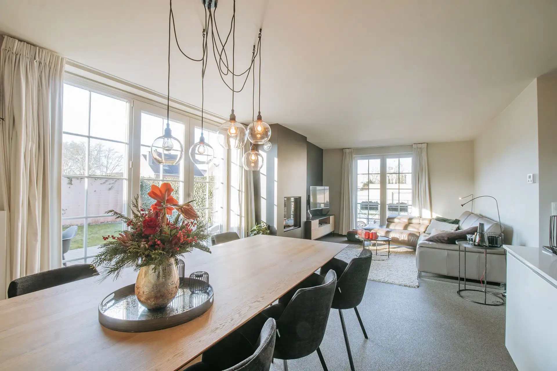 Instapklaar gelijkvloersappartement met tuin en garagebox foto 4