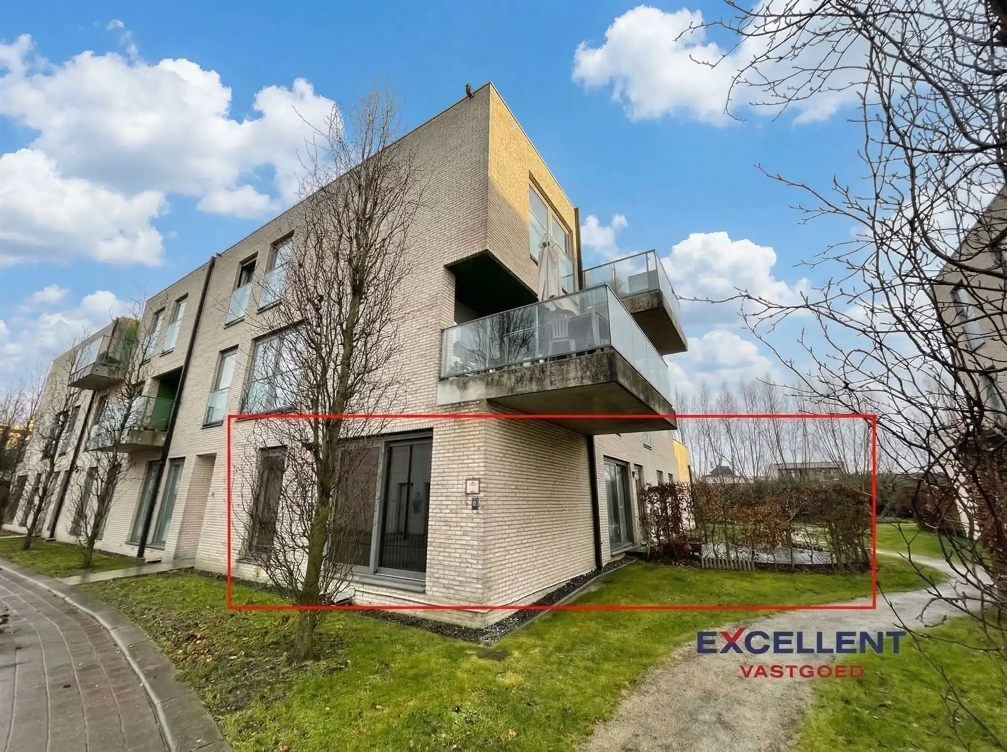 Gelijkvloers 2-slaapkamer appartement nabij de Leie te huur foto {{pictureIndex}}