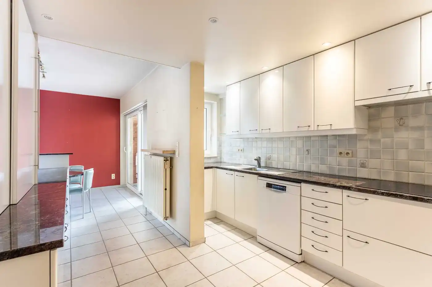 Ruim 3 slaapkamer appartement van maar liefst 125m² in centrum Zwevegem foto 9