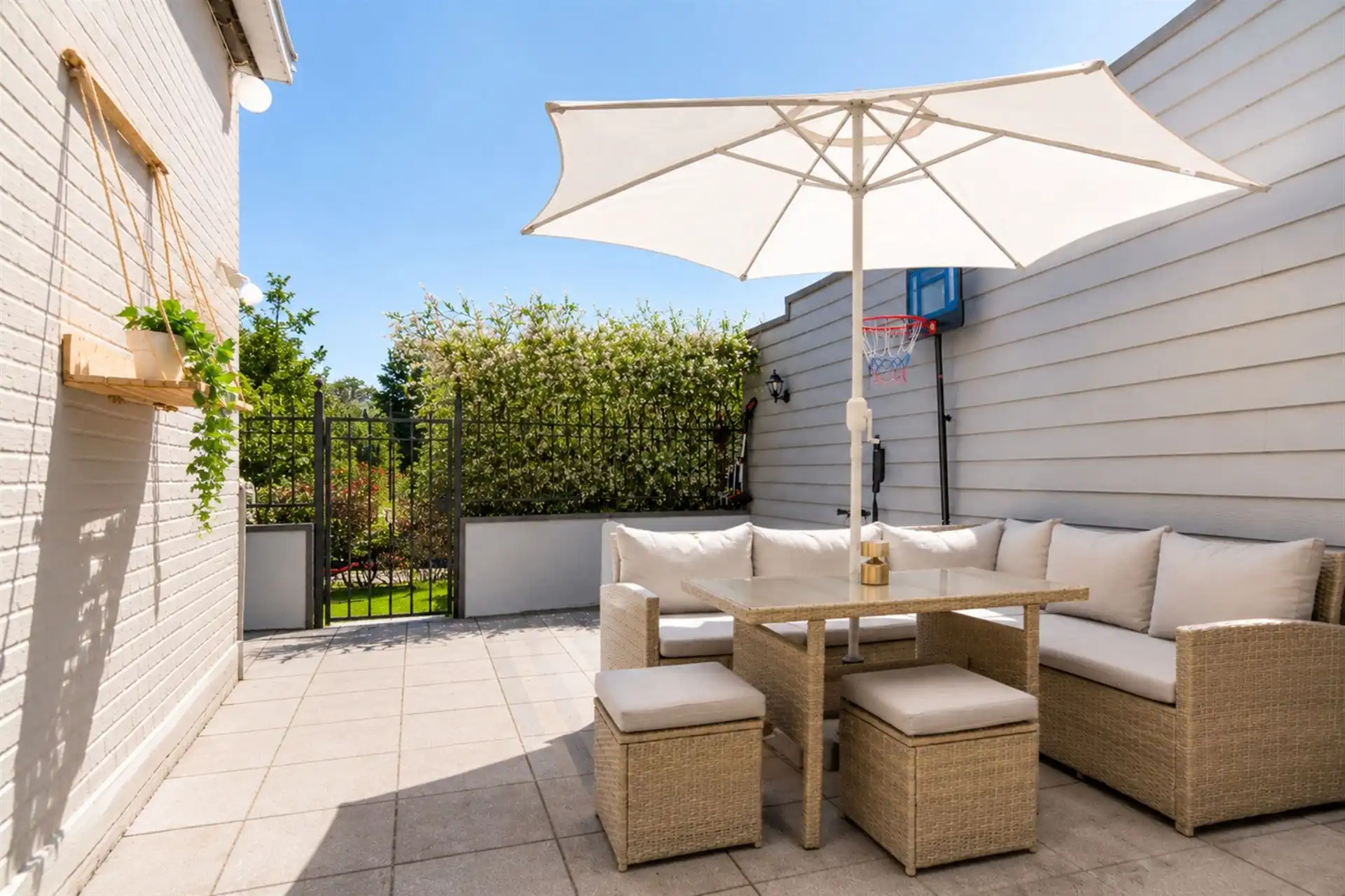 Instapklare woning met 4 slpk, kelder, ZO-tuin + uitweg foto 3