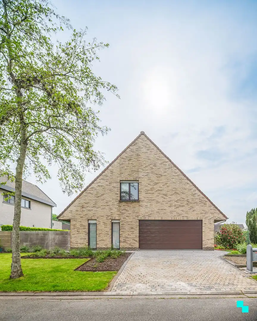 Uitzonderlijk ruime villa in rustige woonwijk foto 25