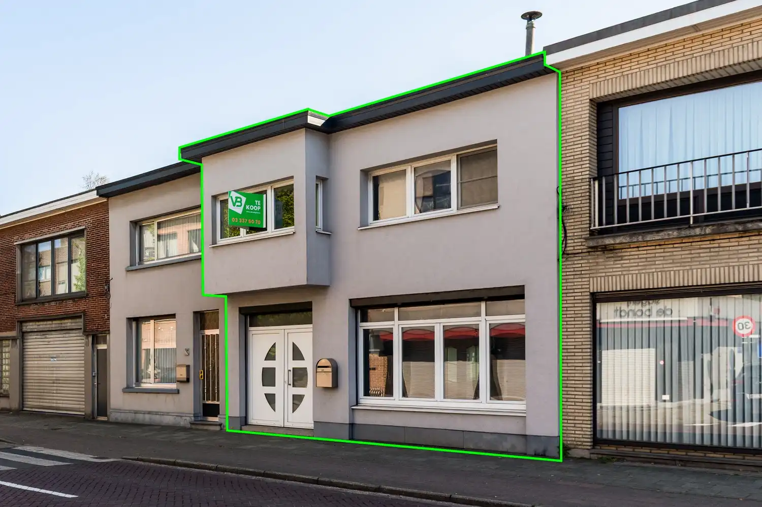 Hoofdfoto van de publicatie: Te renoveren woning met potentieel op toplocatie in Brasschaat