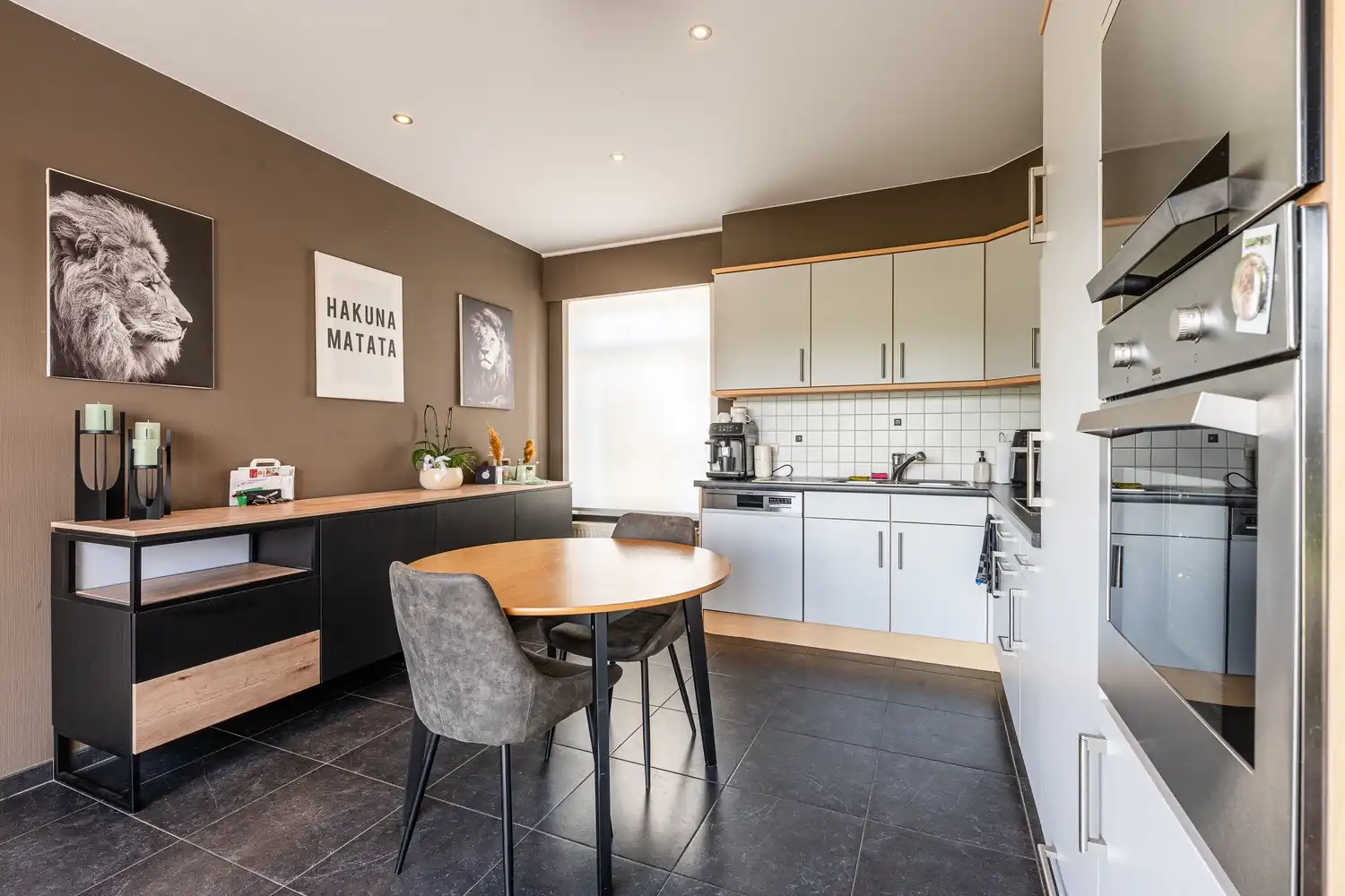 Halfopen woning met garage en ruime tuin foto 13