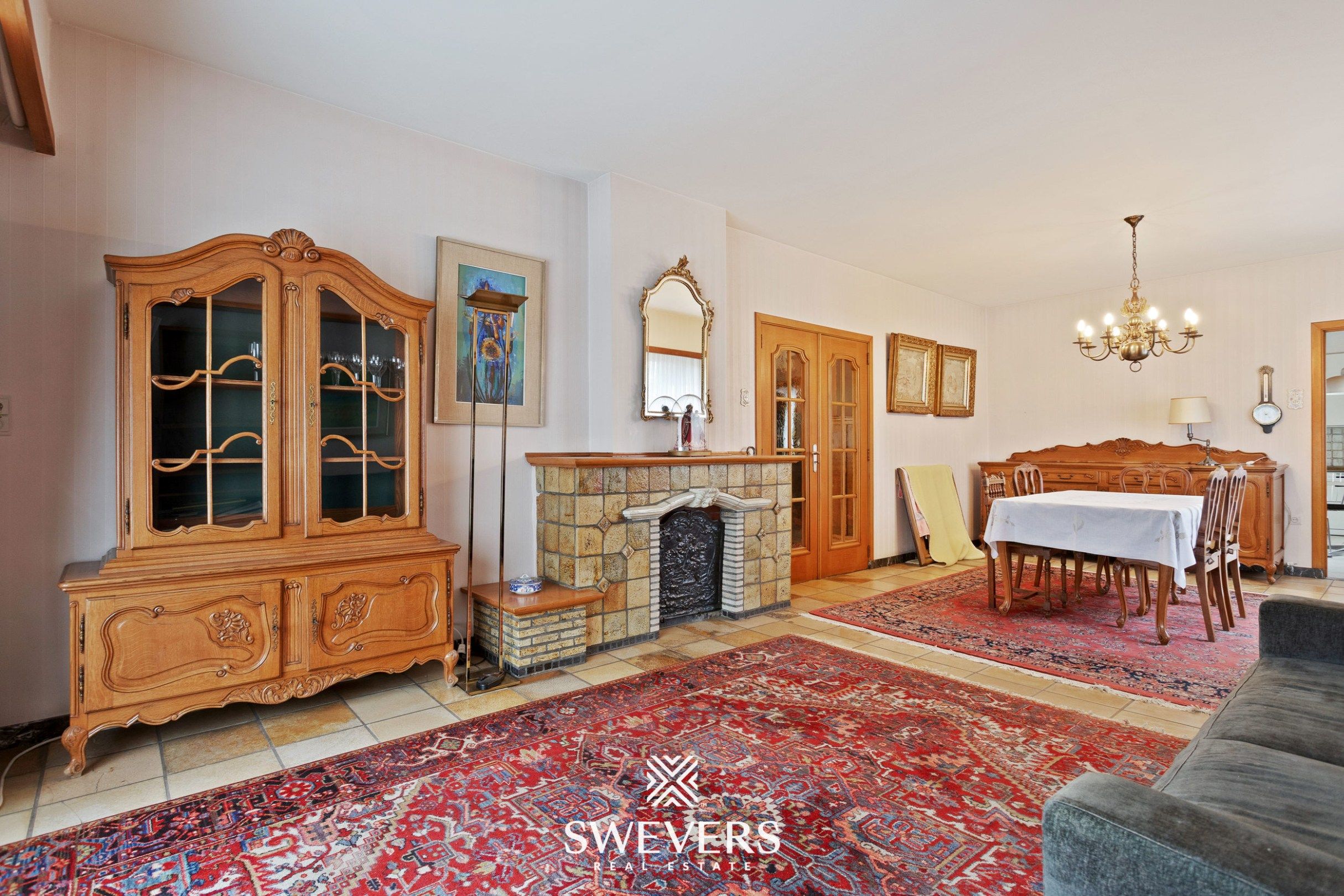 Open bebouwing met 4 slaapkamers, kelder en tuin in rustige, doodlopende straat foto 5