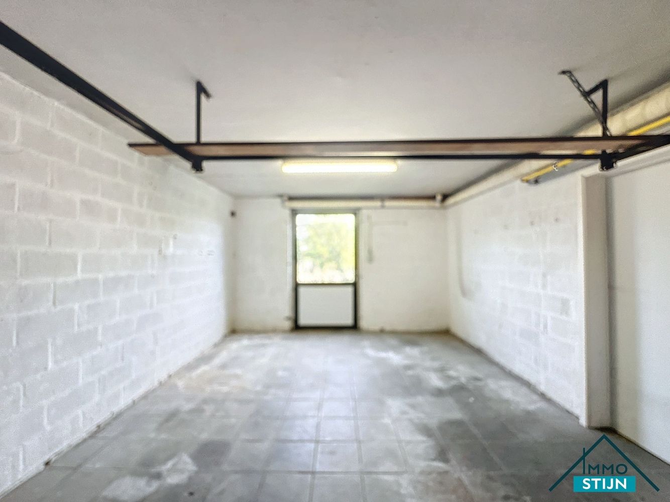 Bel-etage woning met garage en tuin foto 12