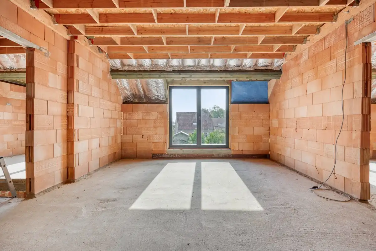 Ruime casco woning foto 13