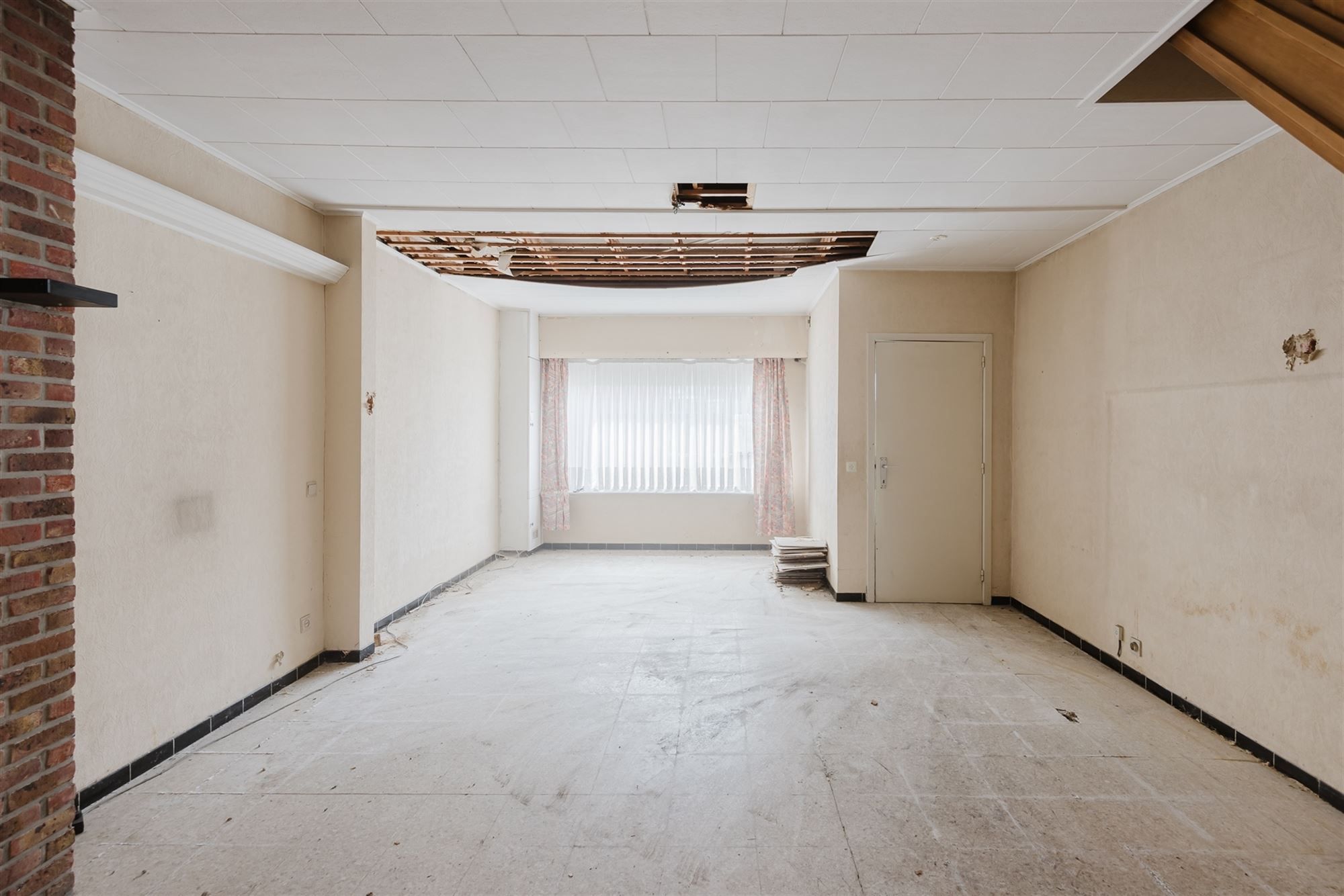 Grondig te renoveren rijwoning in centrum Wetteren  foto 3