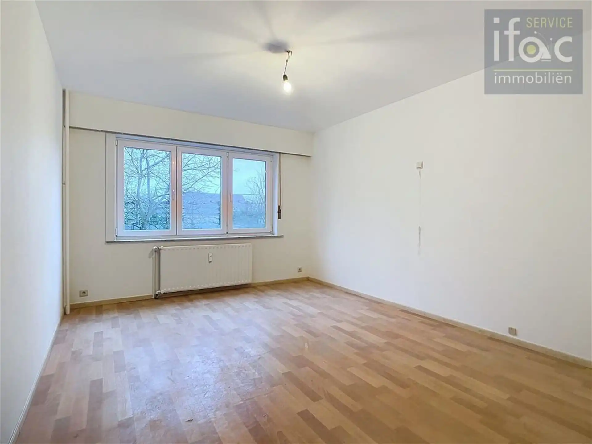 Gerenoveerd appartement met 2 slaapkamers, tuin en garage  foto 5