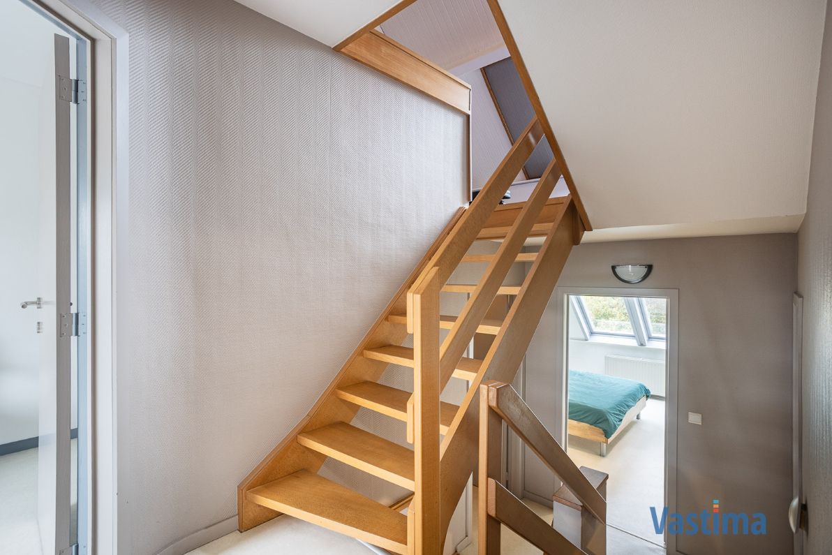 Instapklare architectenwoning met 4 slaapkamers, tuin en garage nabij centrum Erembodegem foto 14