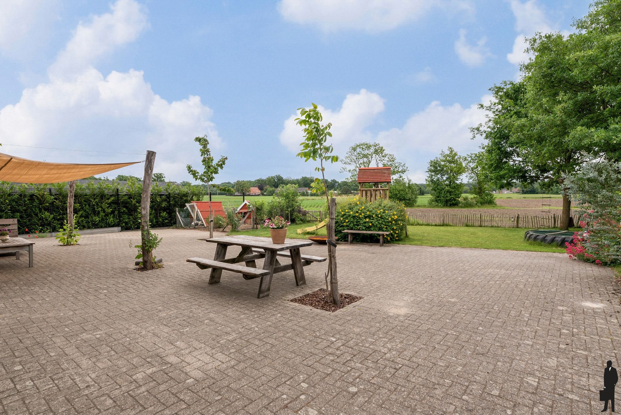 Woning met 4 slks en grote schuur op perceel van ca. 1026m² foto 20