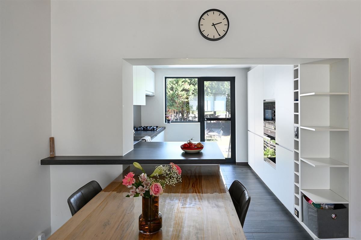 Gezellige en gerenoveerde woning op toplocatie foto {{pictureIndex}}