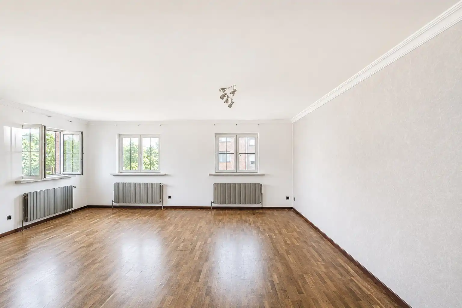 Te koop: Ruime gezinswoning (halfopen bebouwing) met dubbele garage – Willem Tellstraat 47, Uitkerke foto 7