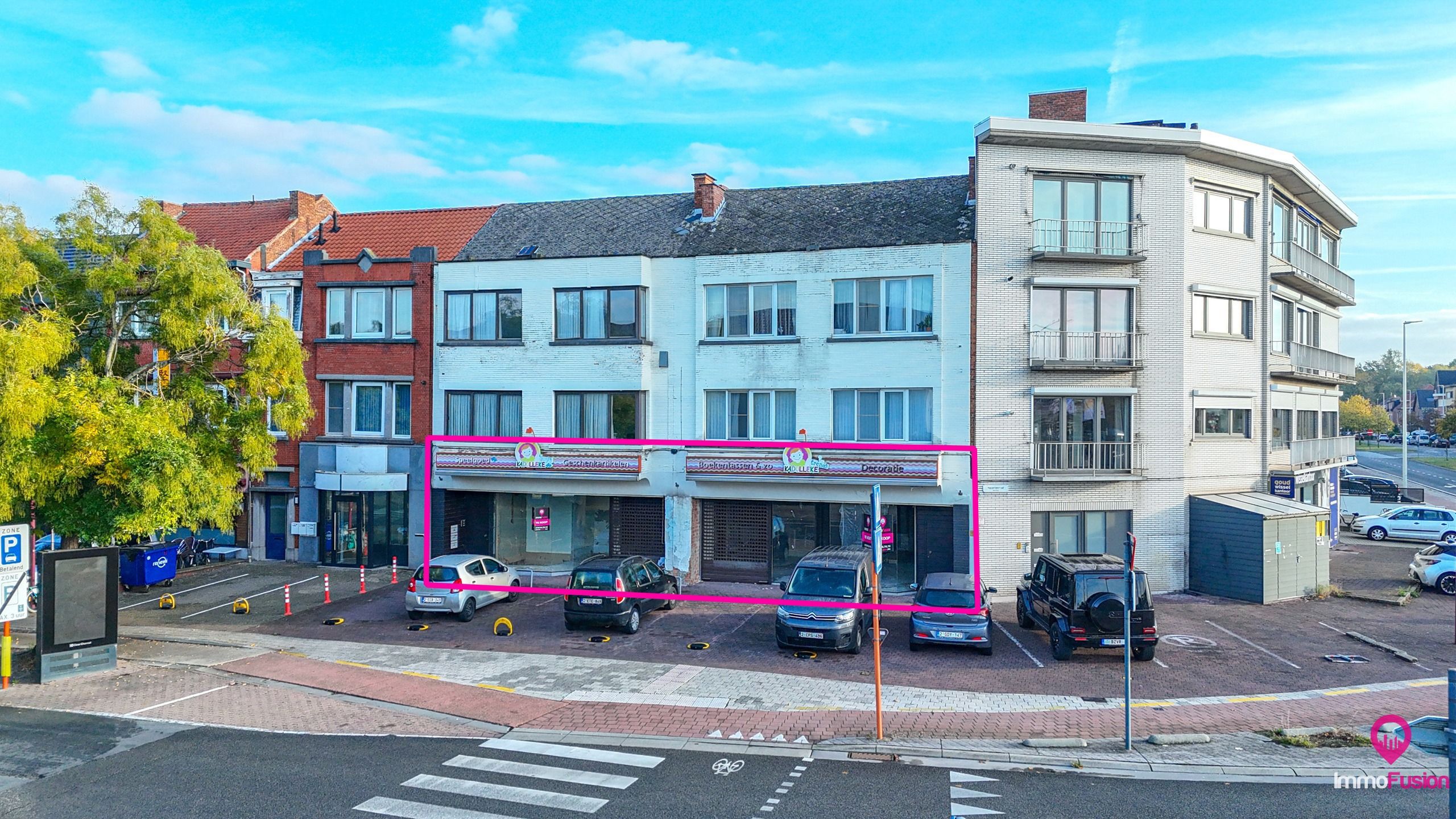 Ruim handelspand op toplocatie met woonmogelijkheid in Diest foto {{pictureIndex}}