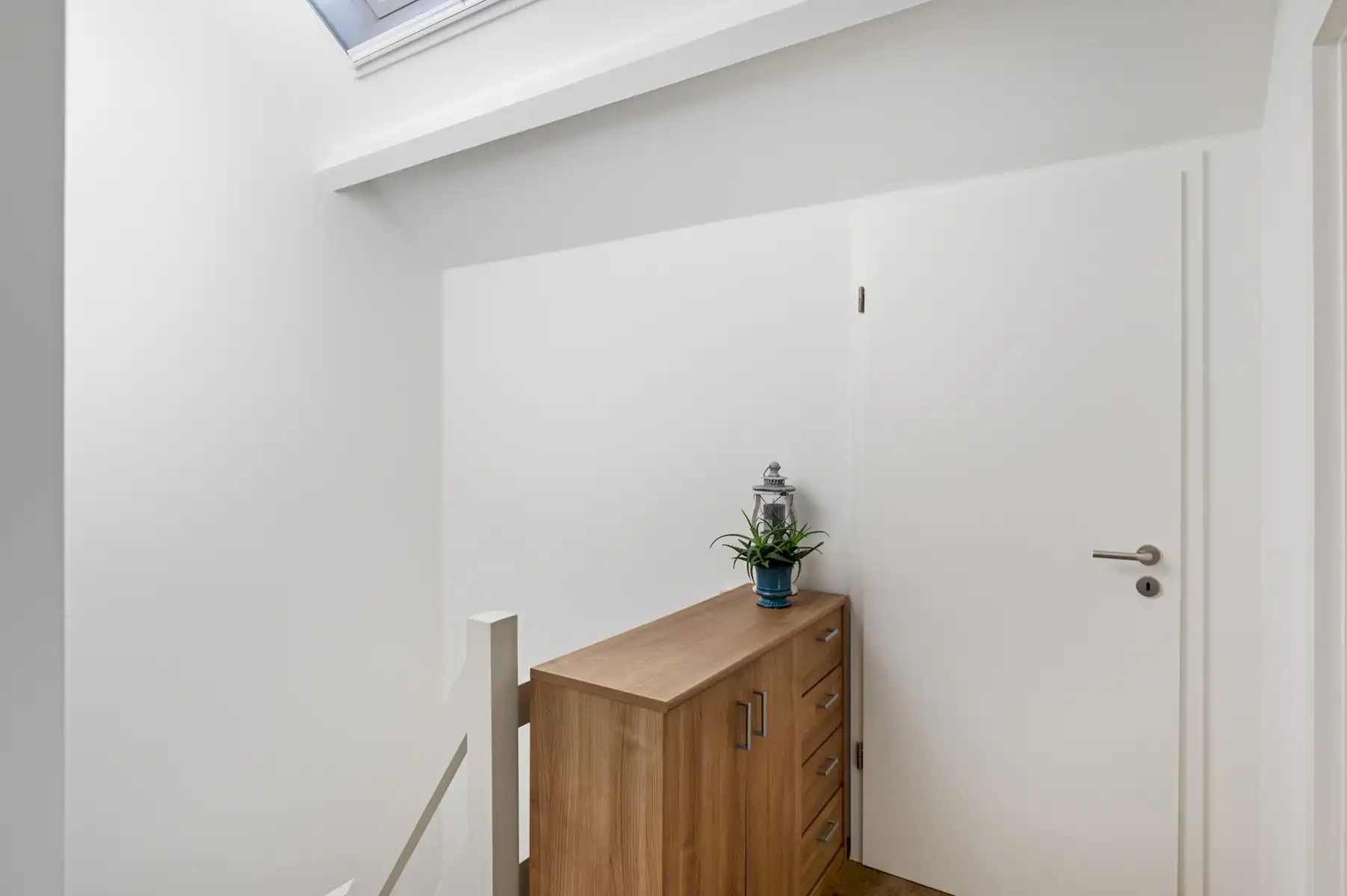 Een bel-etage met een verhaal op elke verdieping foto 18