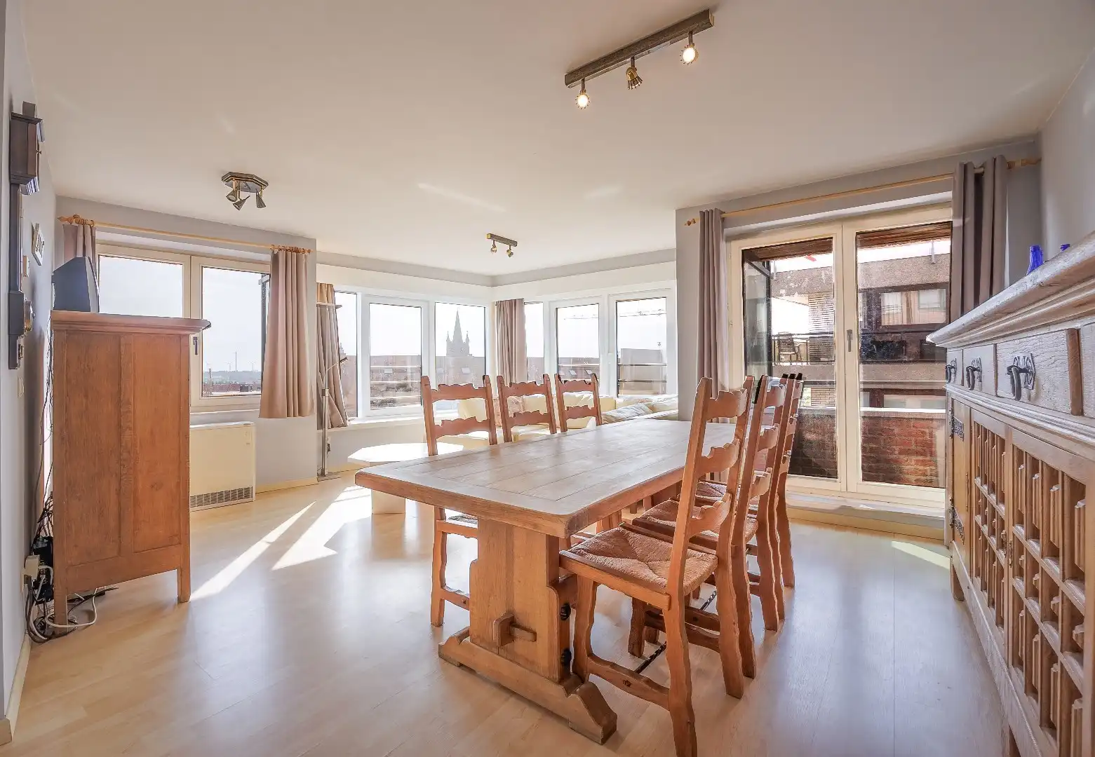 Uitzonderlijk hoekappartement met zijdelings zeezicht  foto 3