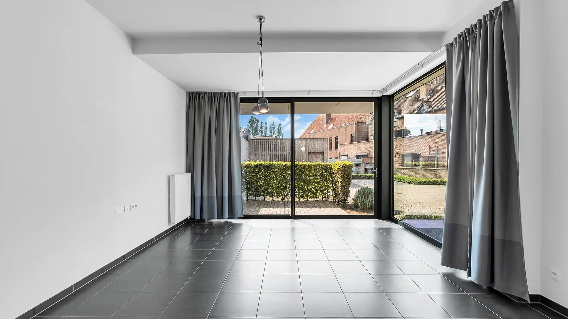 Gelijkvloers appartement met terras en private parking. Uitstekende ligging aan de vernieuwde Markt. foto 10
