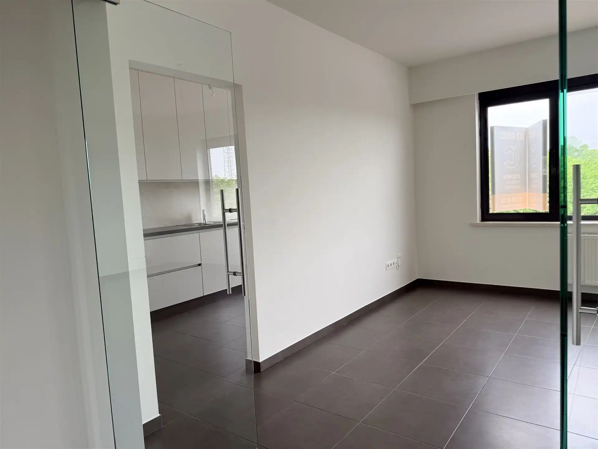 Ruim appartement met 2 slpk's en bew. opp. van 92 m² op centrale ligging te Lier! foto 2