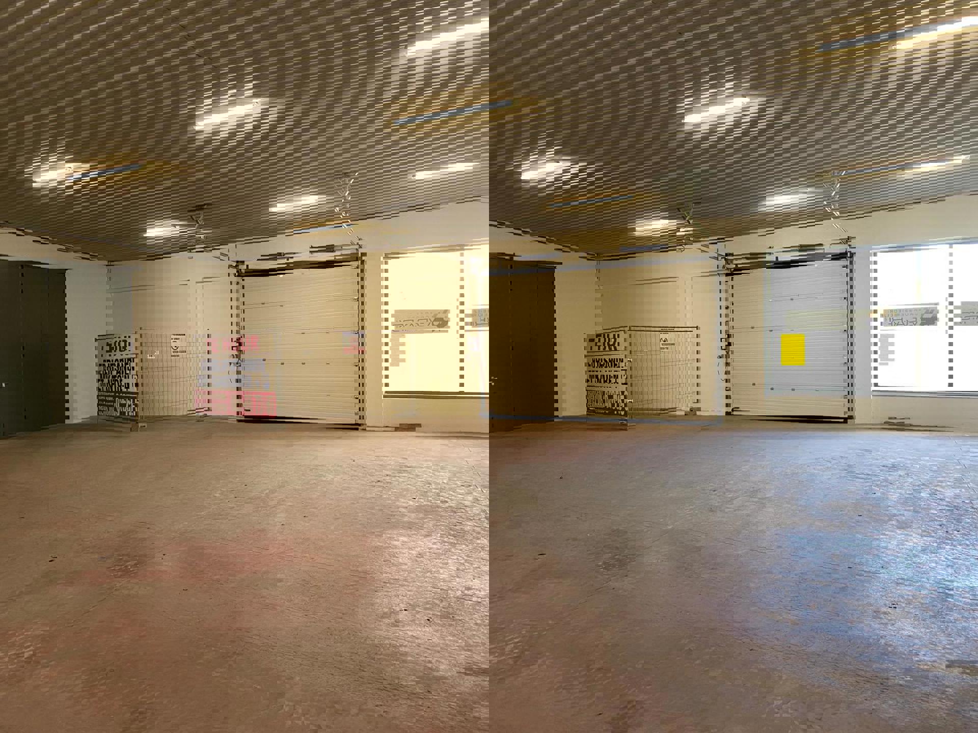 GENK TE HUUR: Grote bedrijfshal-Kantoor-Conciërgewoning foto 14