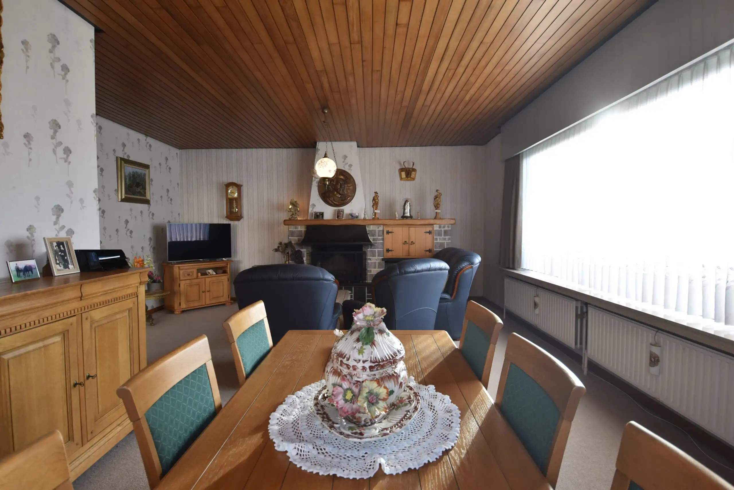 Landelijk gelegen bungalow met 3 slaapkamers en open zicht foto 11