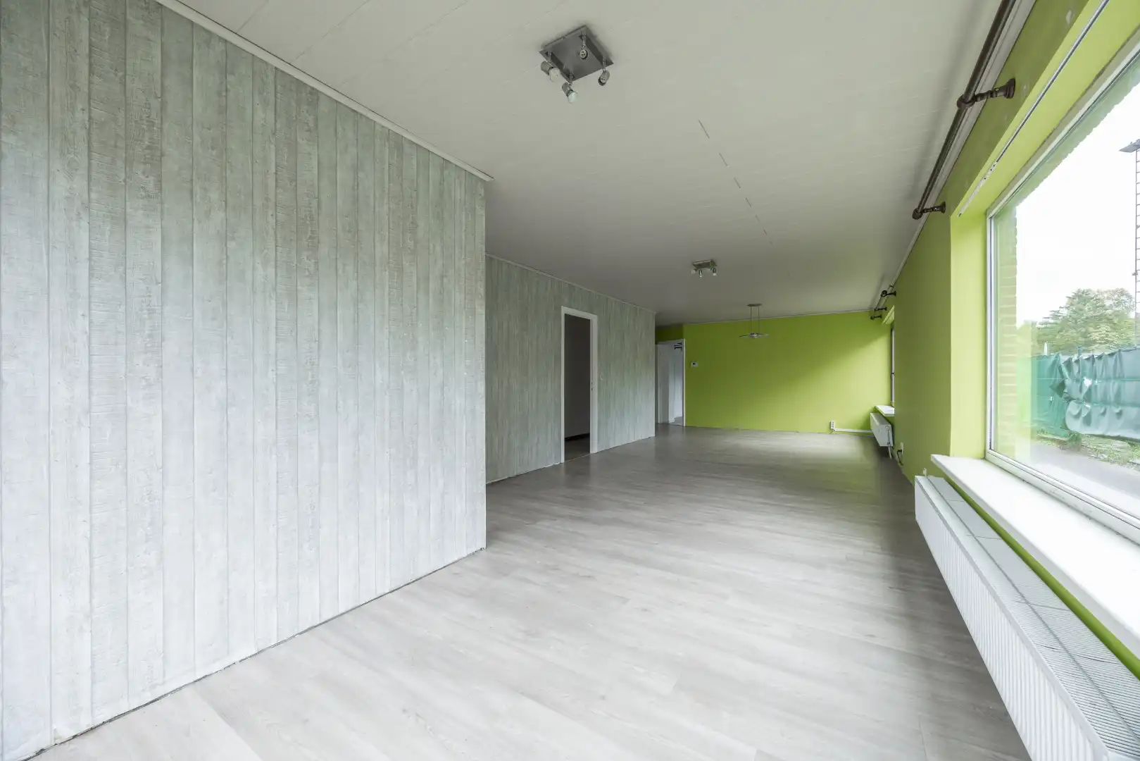 Ruim gelijkvloers appartement te koop! foto 2