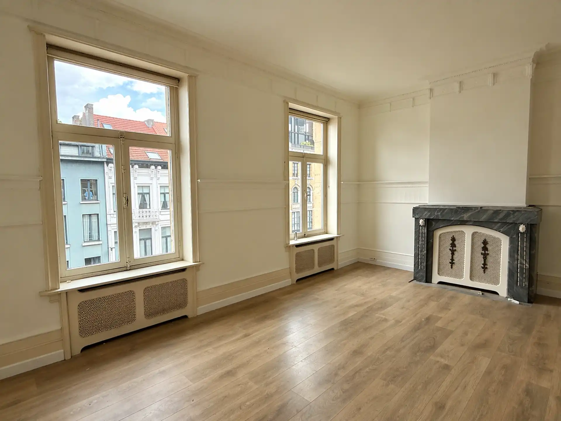 Authentiek 2-slaapkamer appartement op toplocatie. foto {{pictureIndex}}