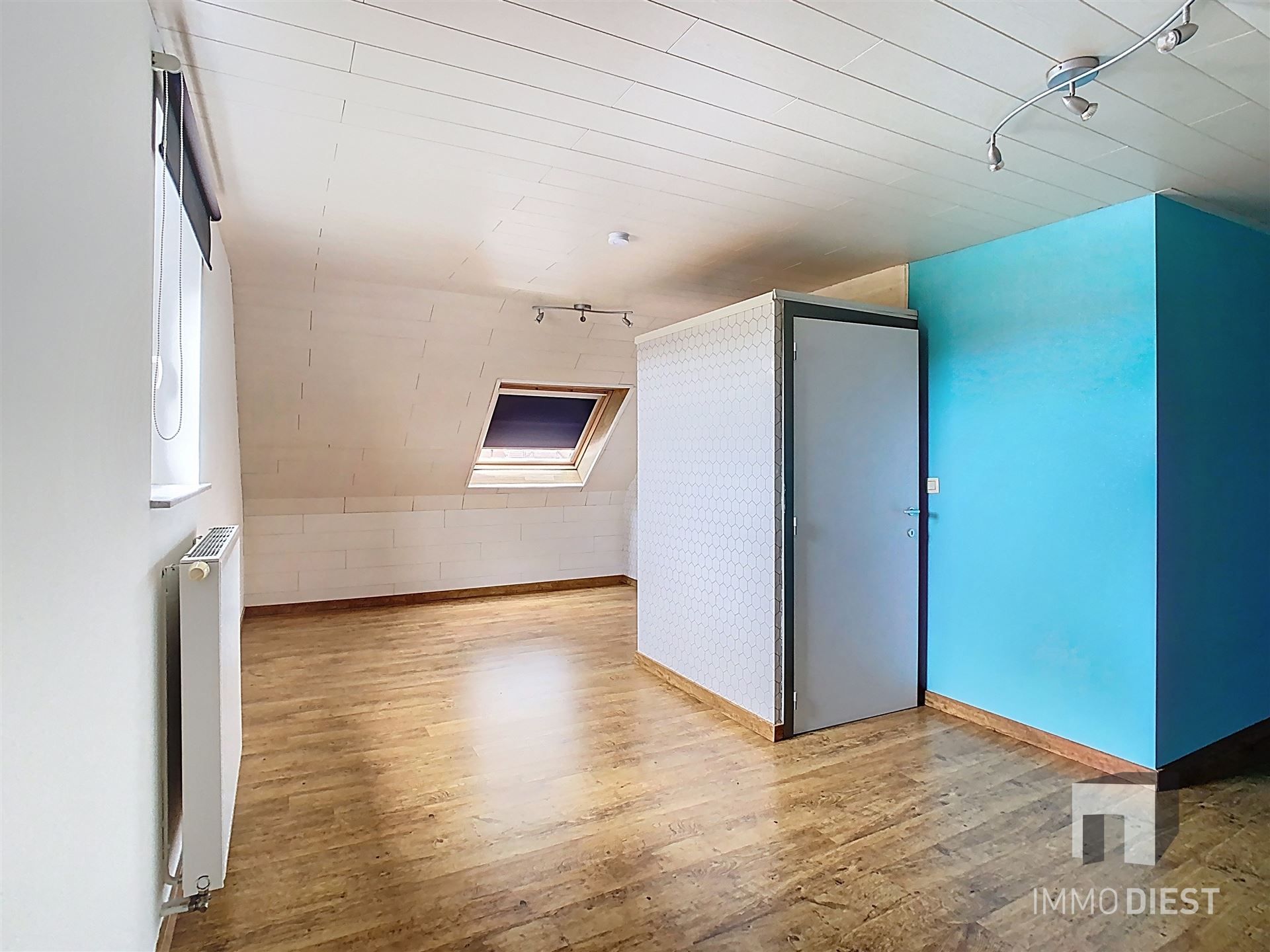 met 3 slaapkamers en tuintje foto 15