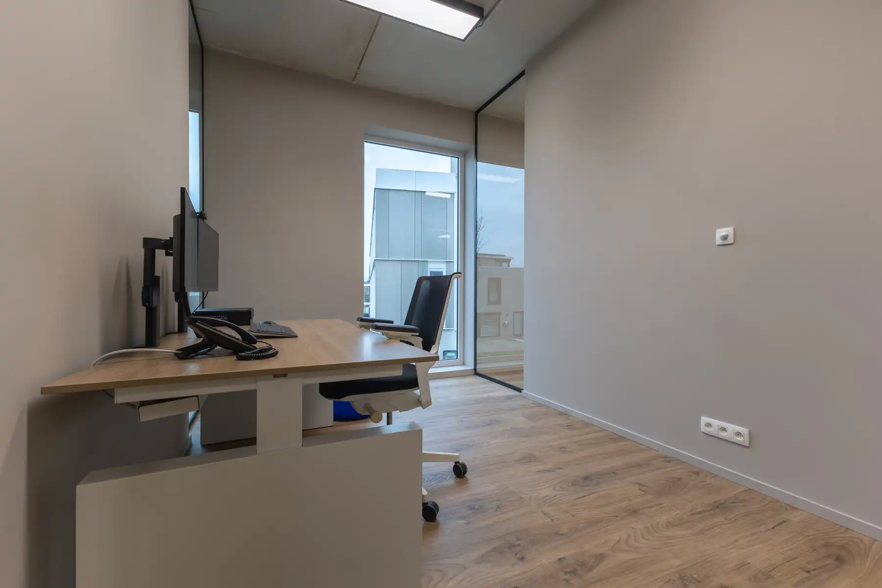 Nieuwbouw kantoorruimte met grote zichtbaarheid (267m²) foto 6