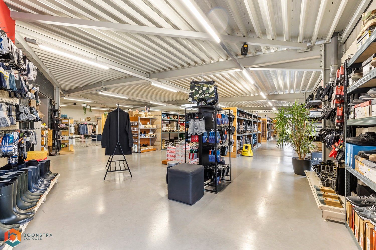 Handelspand op toplocatie met grote visibiliteit en veelzijdige mogelijkheden (1030m2) foto 6