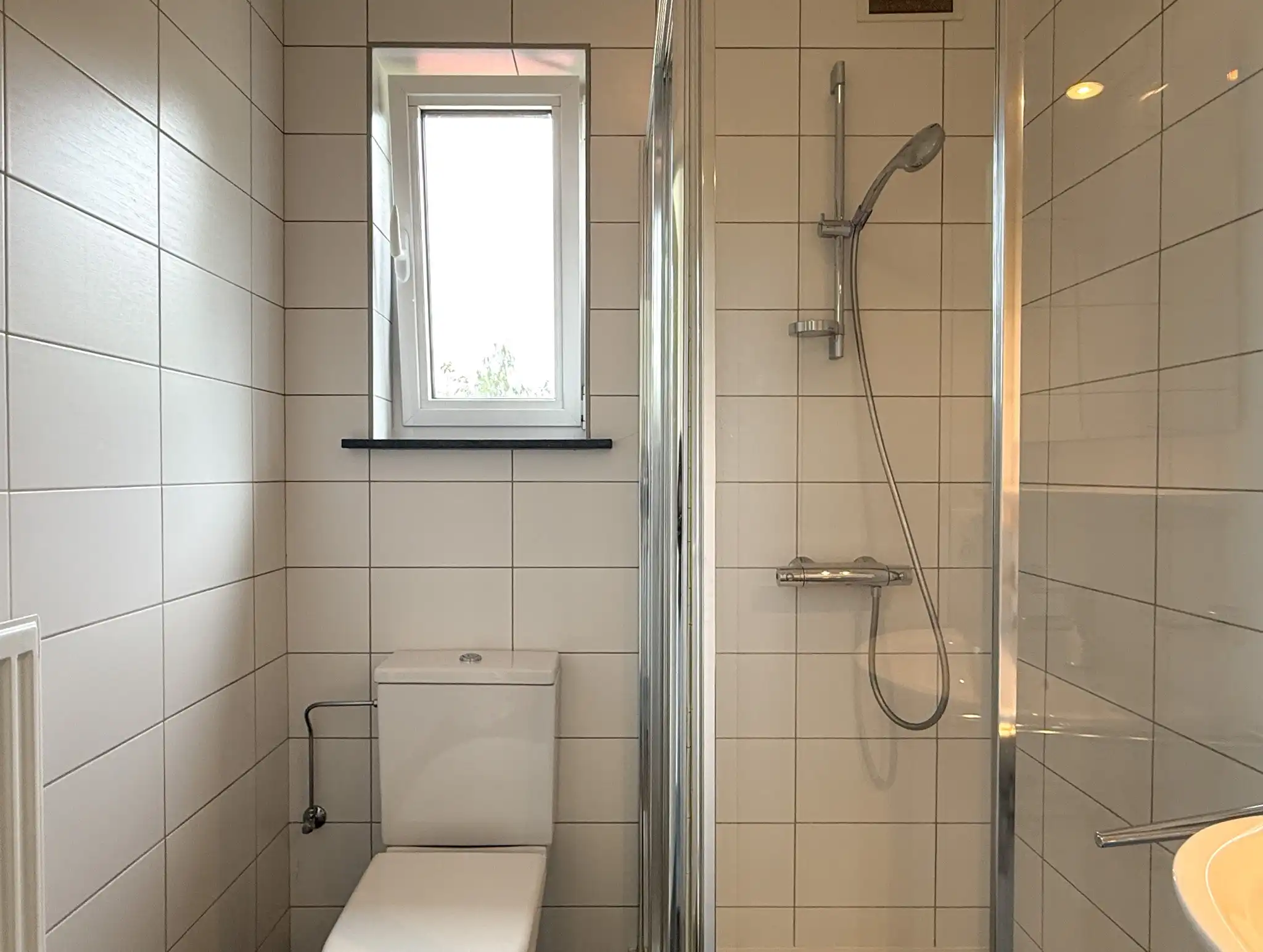 Rustig gelegen woning met 3 slaapkamers, dressing, bureau, tuin en garage foto 20