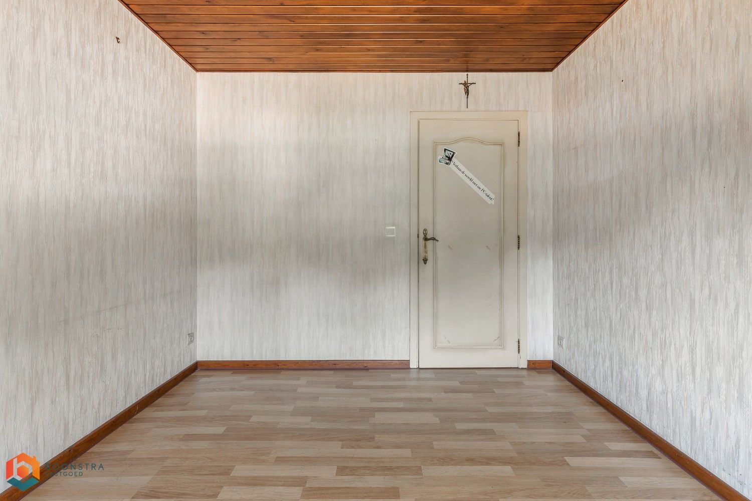 Landelijke Villa gelegen in groene omgeving met veel potentieel foto 14