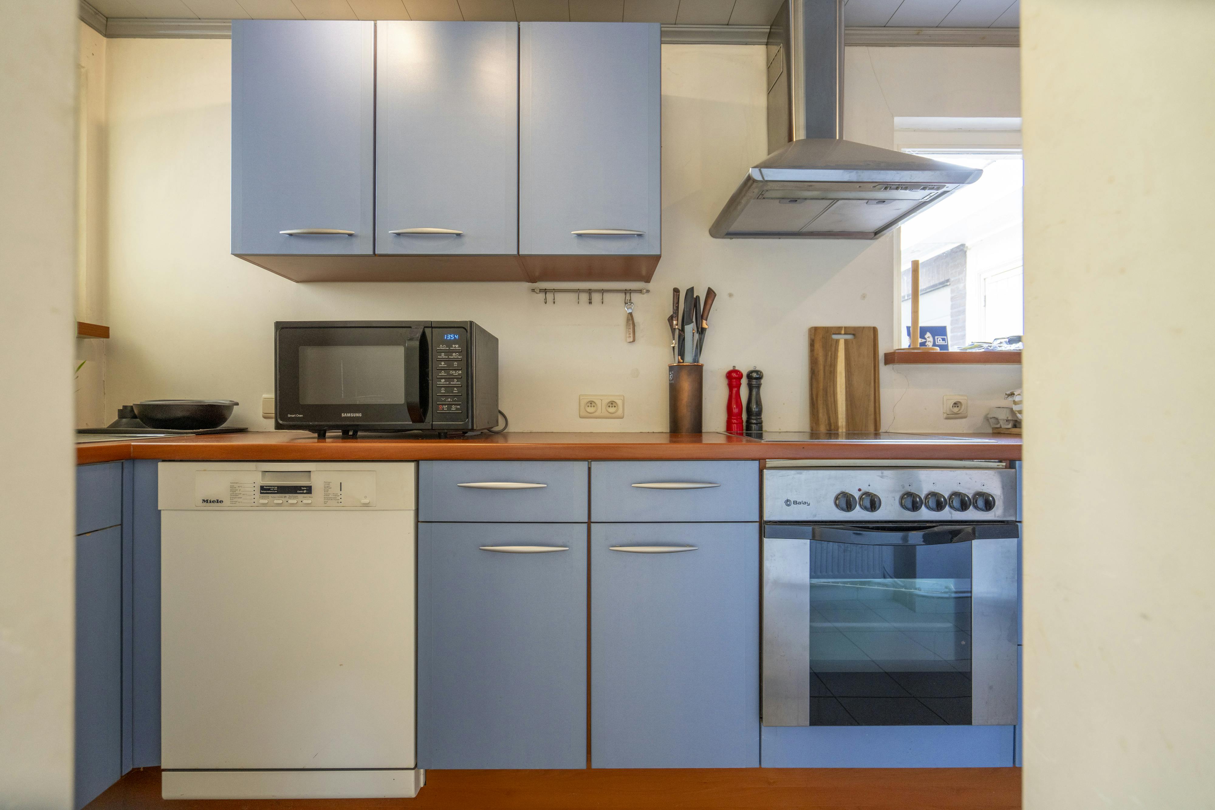 Woning met 2 slaapkamers en een ruime tuin in Kortrijk foto 6