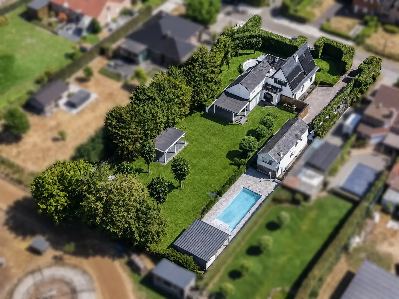 Exclusief wonen met zwembad, bijgebouw en uitzonderlijk veel ruimte foto 43