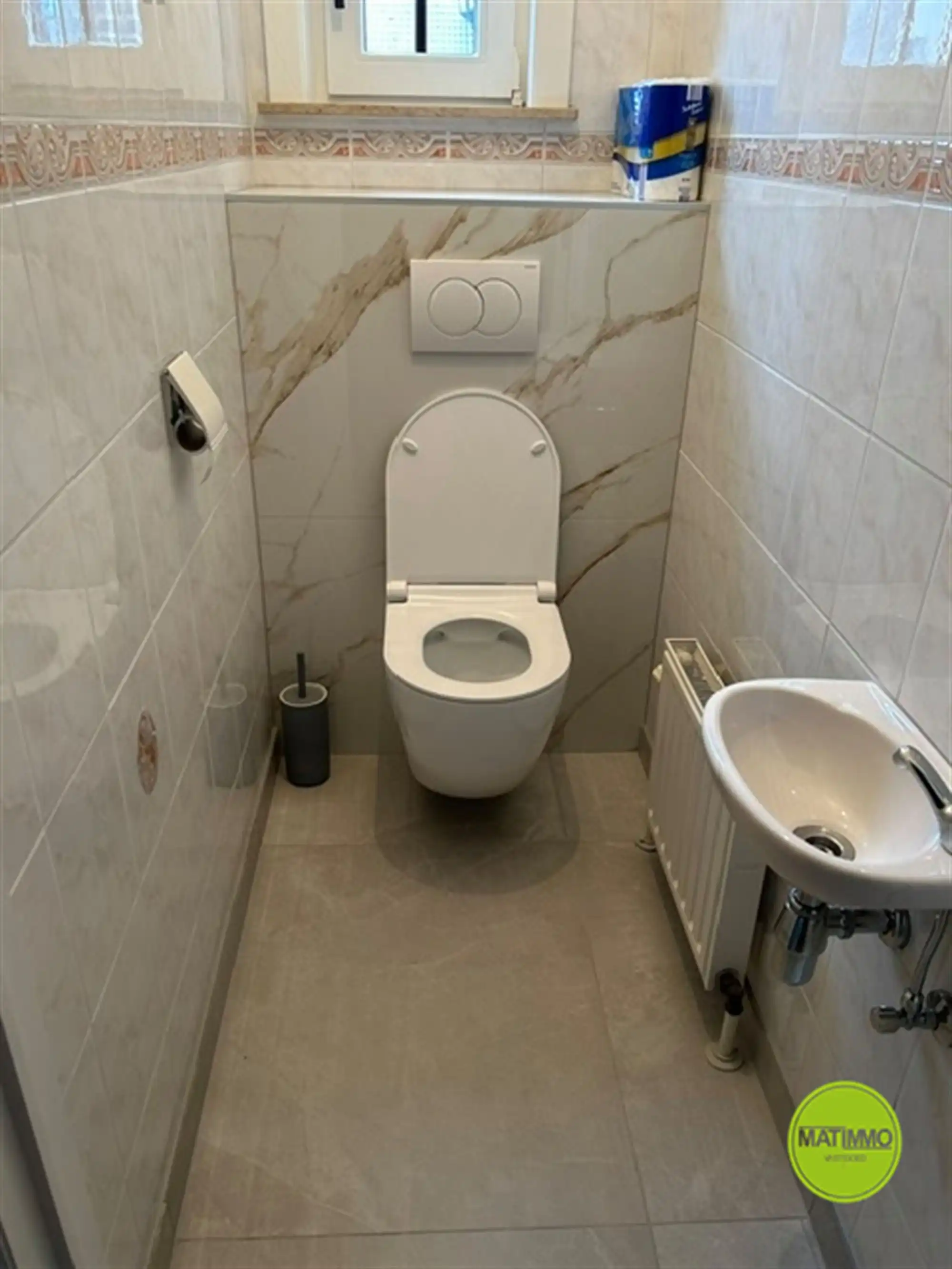 Ruime gezinswoning met 5 slaapkamers op 2.883 m2 grond  foto 3