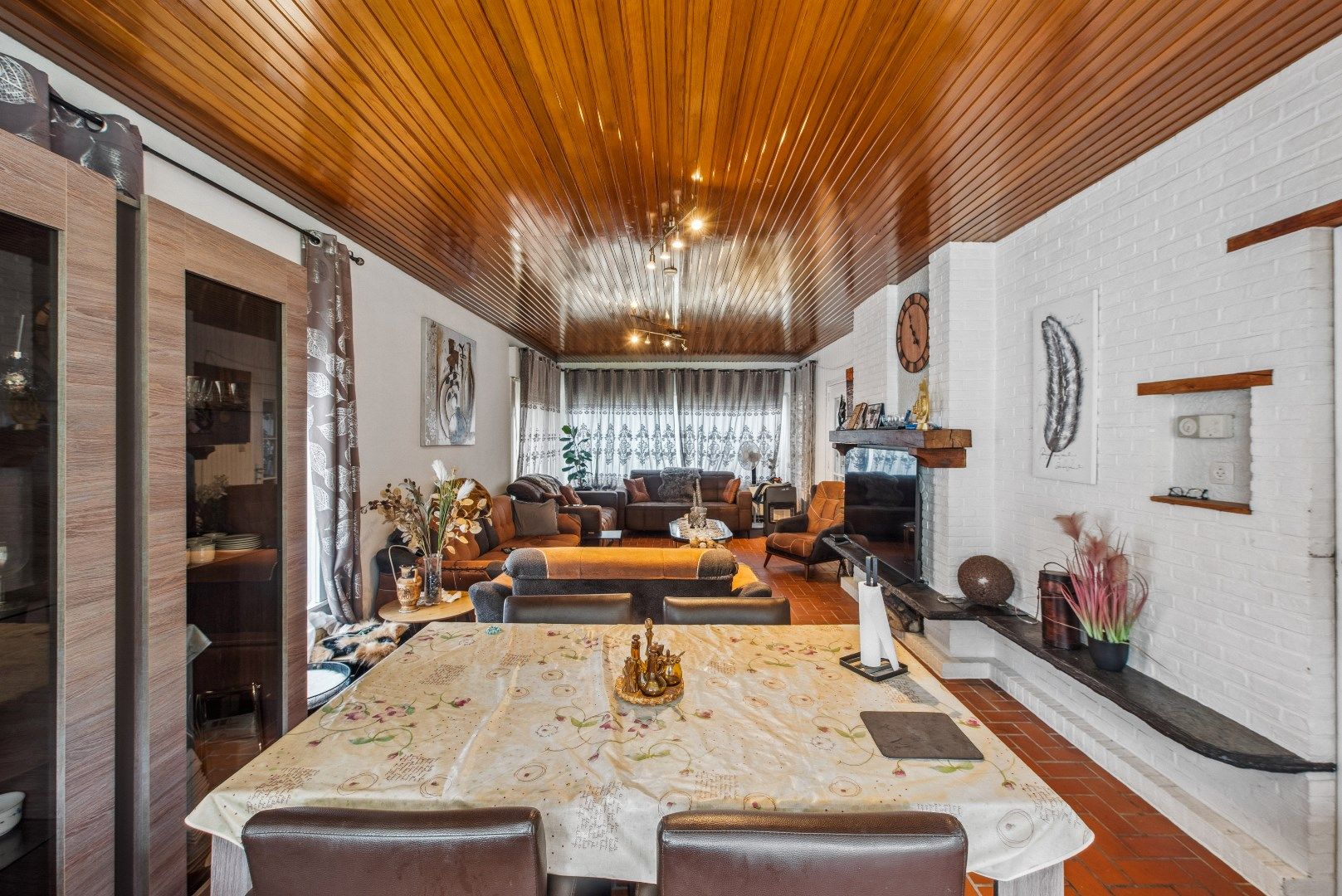 Alleenstaande woning op 14a 42ca met 3 grote slpks en garage foto 10