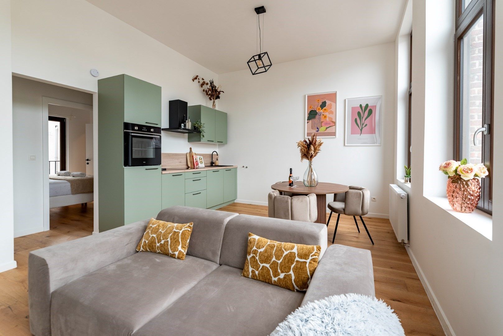 Stijlvol bemeubeld appartement met 1 slaapkamer foto 4