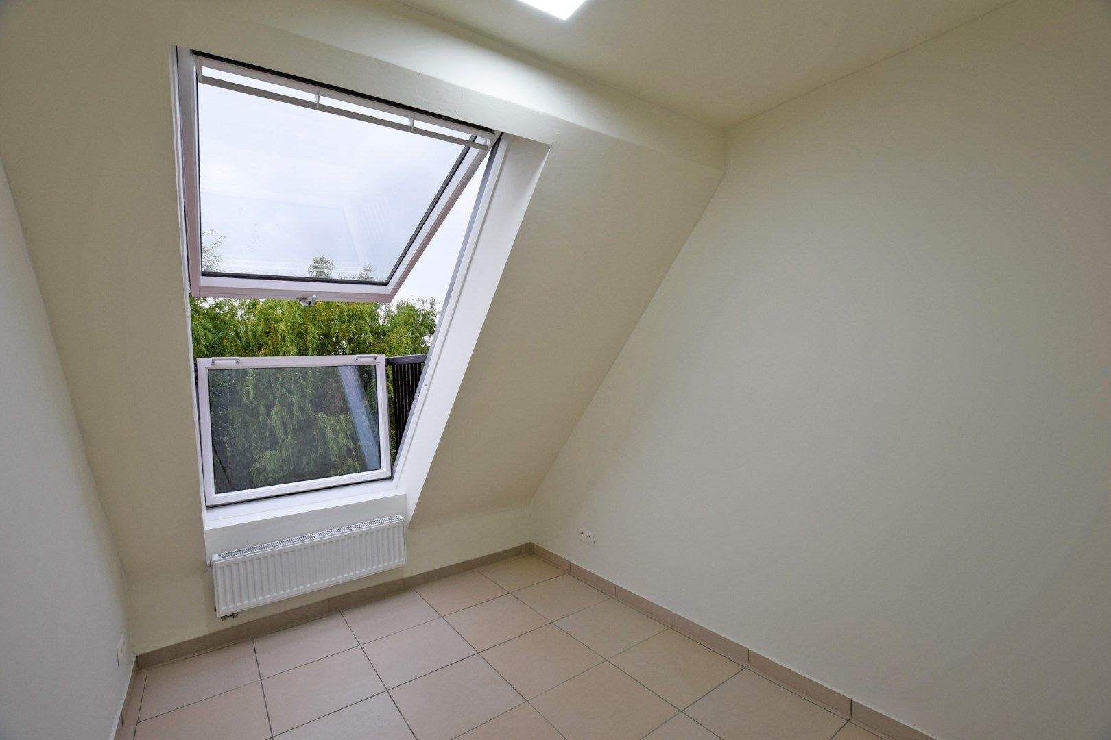 Goed gelegen duplexappartement te Nieuwpoort, gelegen vlakbij het stadspark en de visserskaai.  foto 9