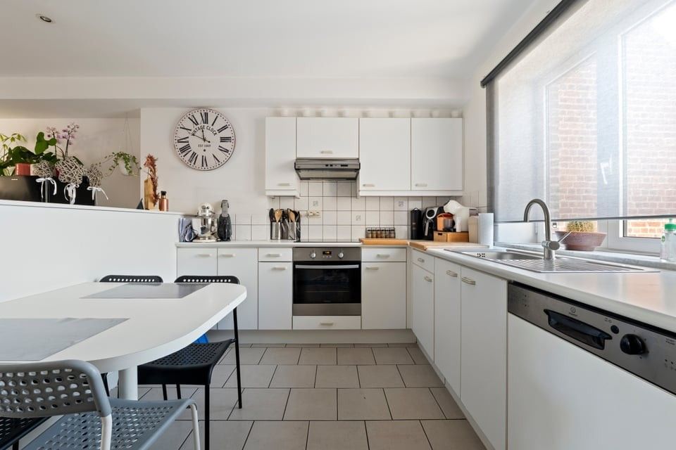 3 SLAAPKAMER APPARTEMENT IN HET CENTRUM VAN SINT-TRUIDEN foto 3