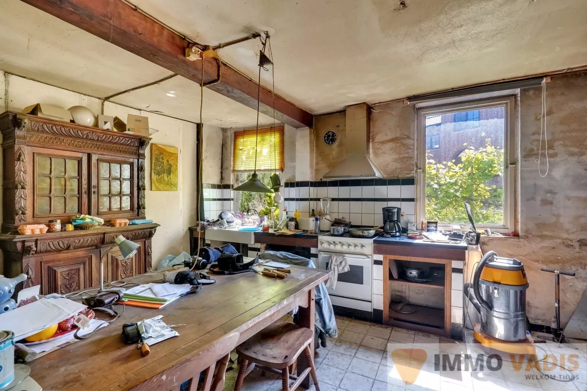 Te renoveren hoeve met binnenkoer en stallingen foto 11