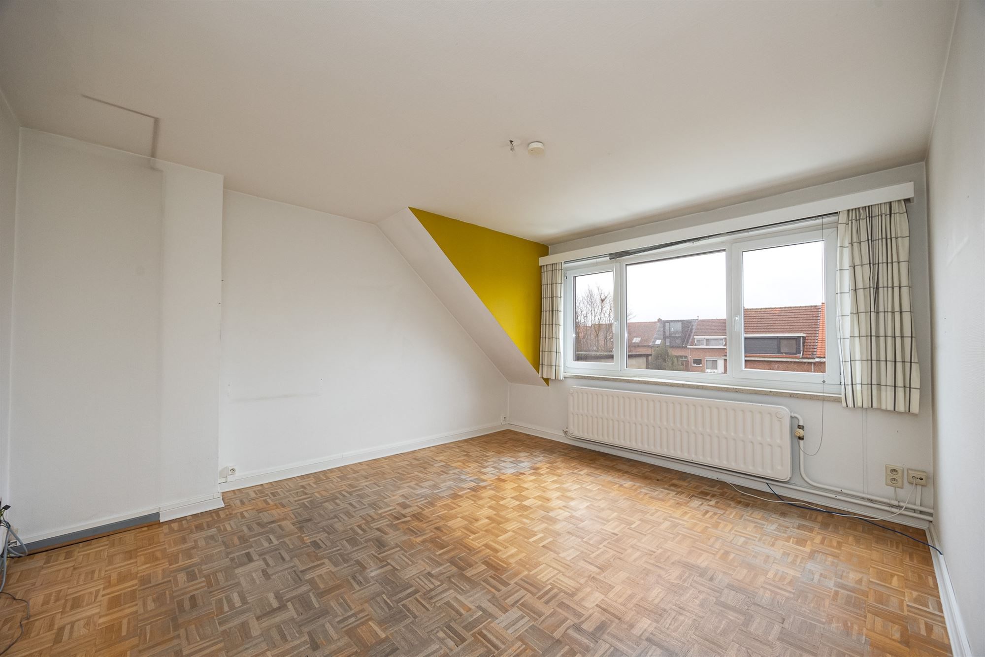 Op te frissen woning met 4-6 slpkmrs en Z-tuin foto 14