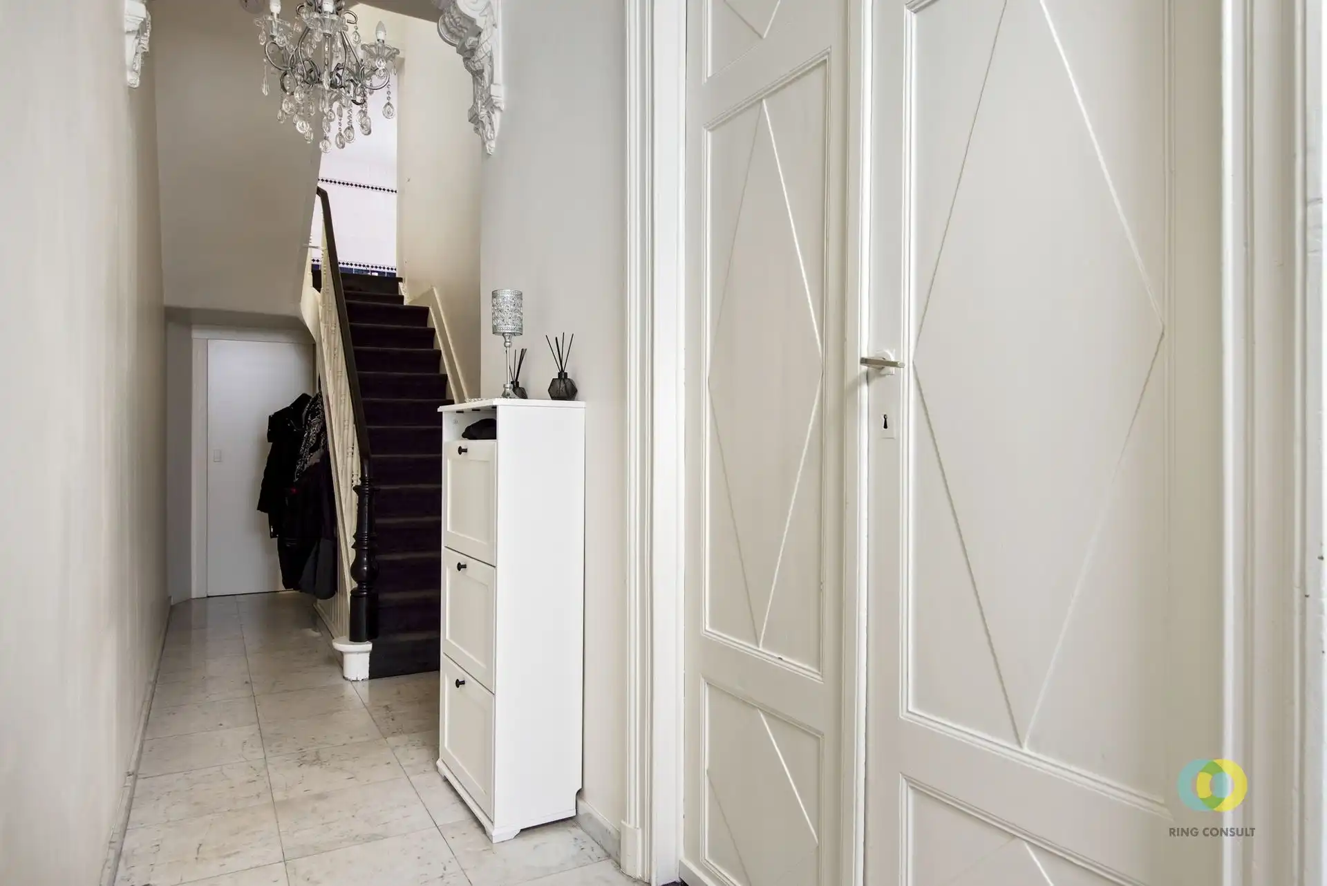 Instapklare en ruime stadswoning met karakter foto 2