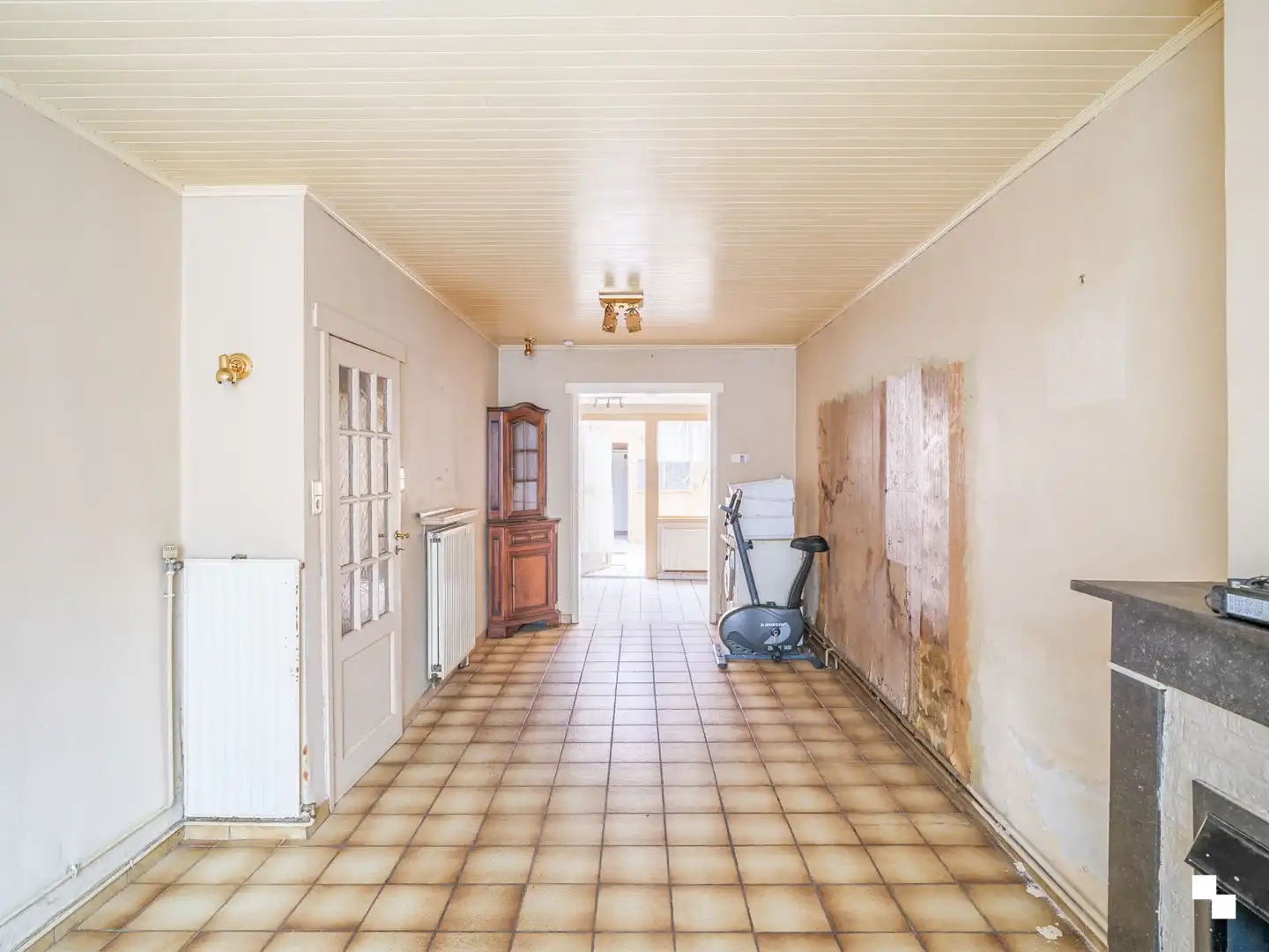 Te renoveren rijwoning met vier slaapkamers te Ledeberg foto 3
