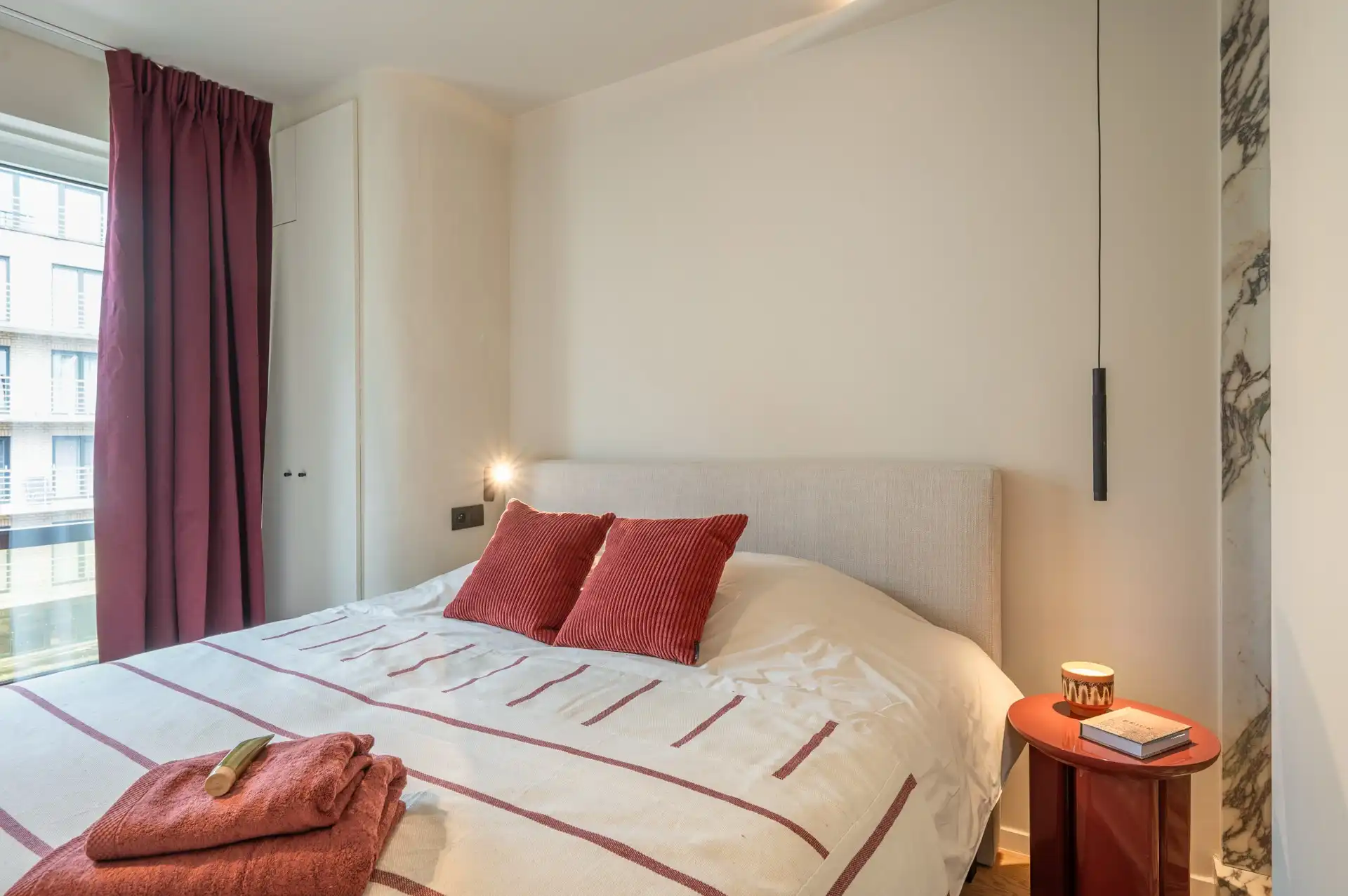 Centraal gelegen gerenoveerd appartement met twee terrassen nabij de Lippenslaan foto 18