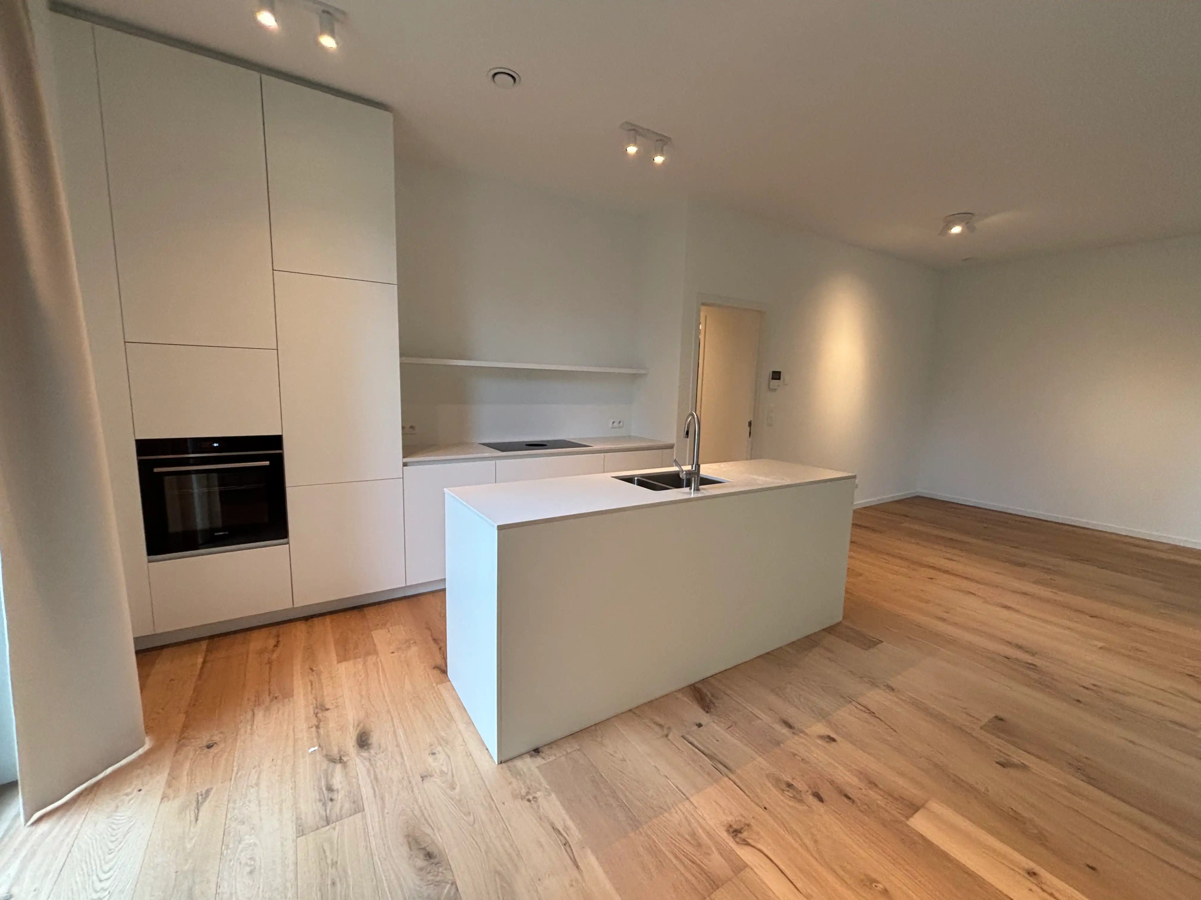 LUXUEUS NIEUWBOUWAPPARTEMENT MET TWEE SLAAPKAMERS EN RUIM TERRAS foto 6