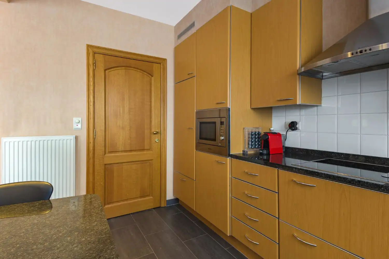 INSTAPKLAAR APPARTEMENT MET 3 SLK EN GARAGEBOX! foto 7
