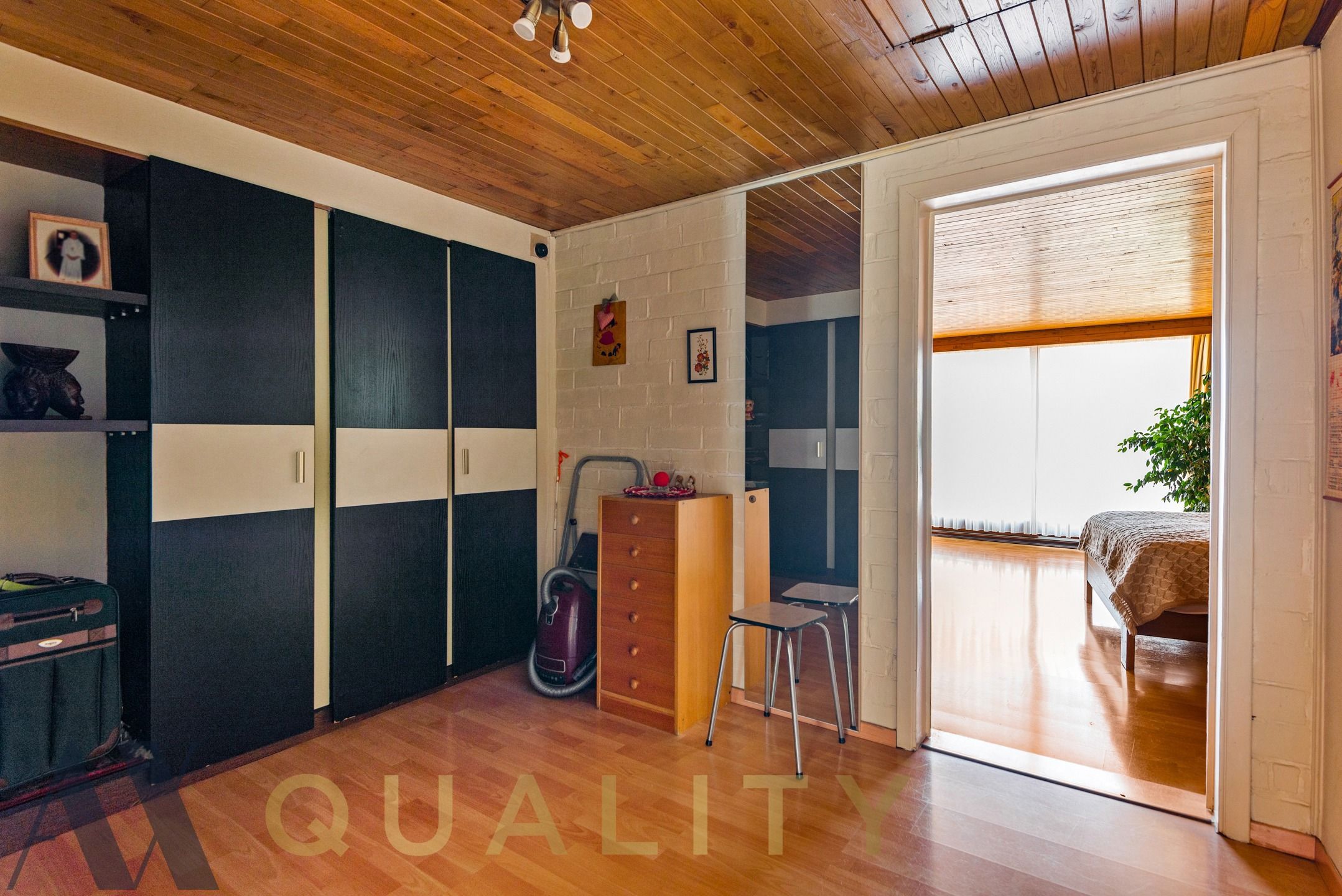Bel-etage woning met tuin en 4 en suite slaapkamers foto 14