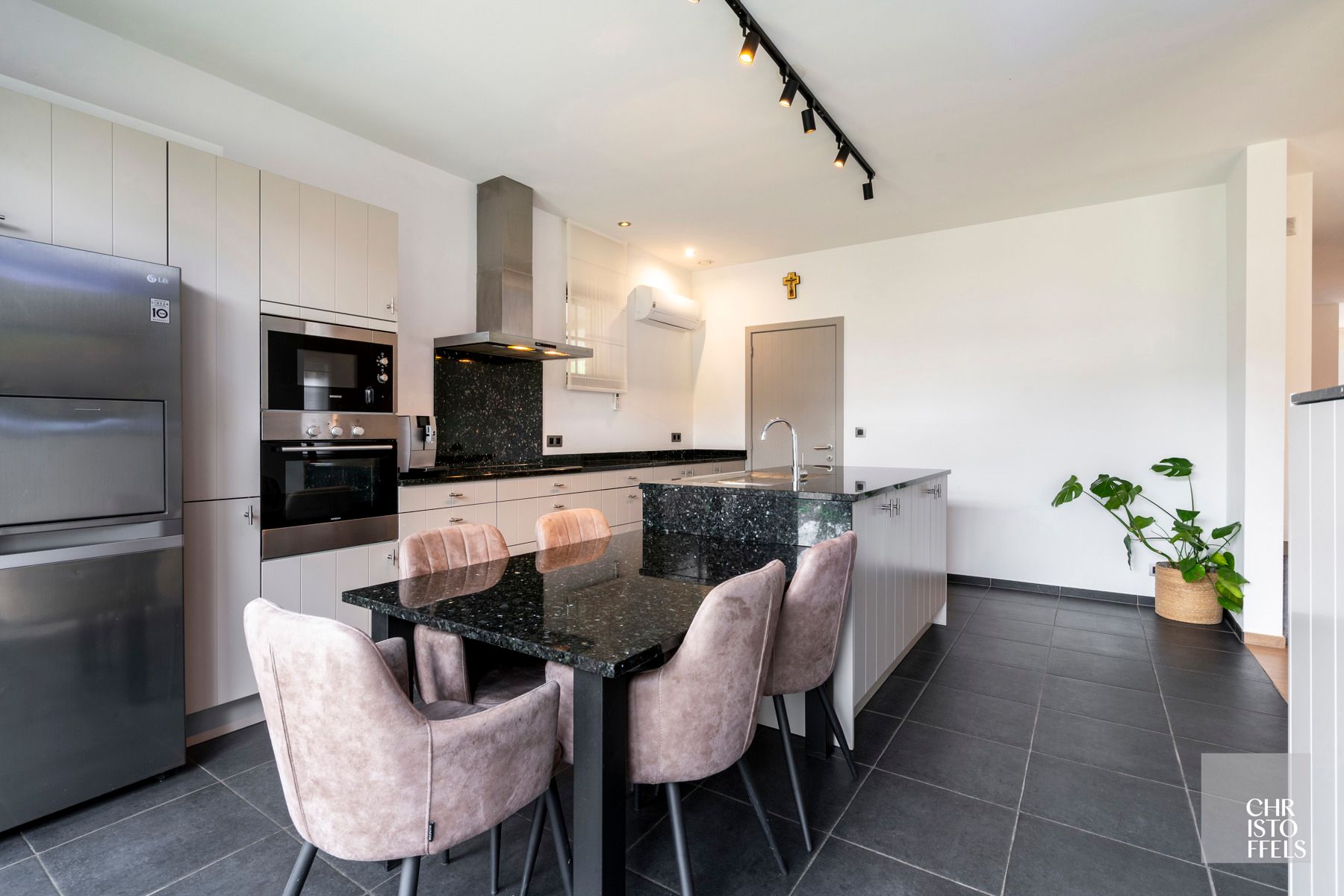 Rustig en centraal gelegen energiezuinige woning in pastorijstijl foto 16