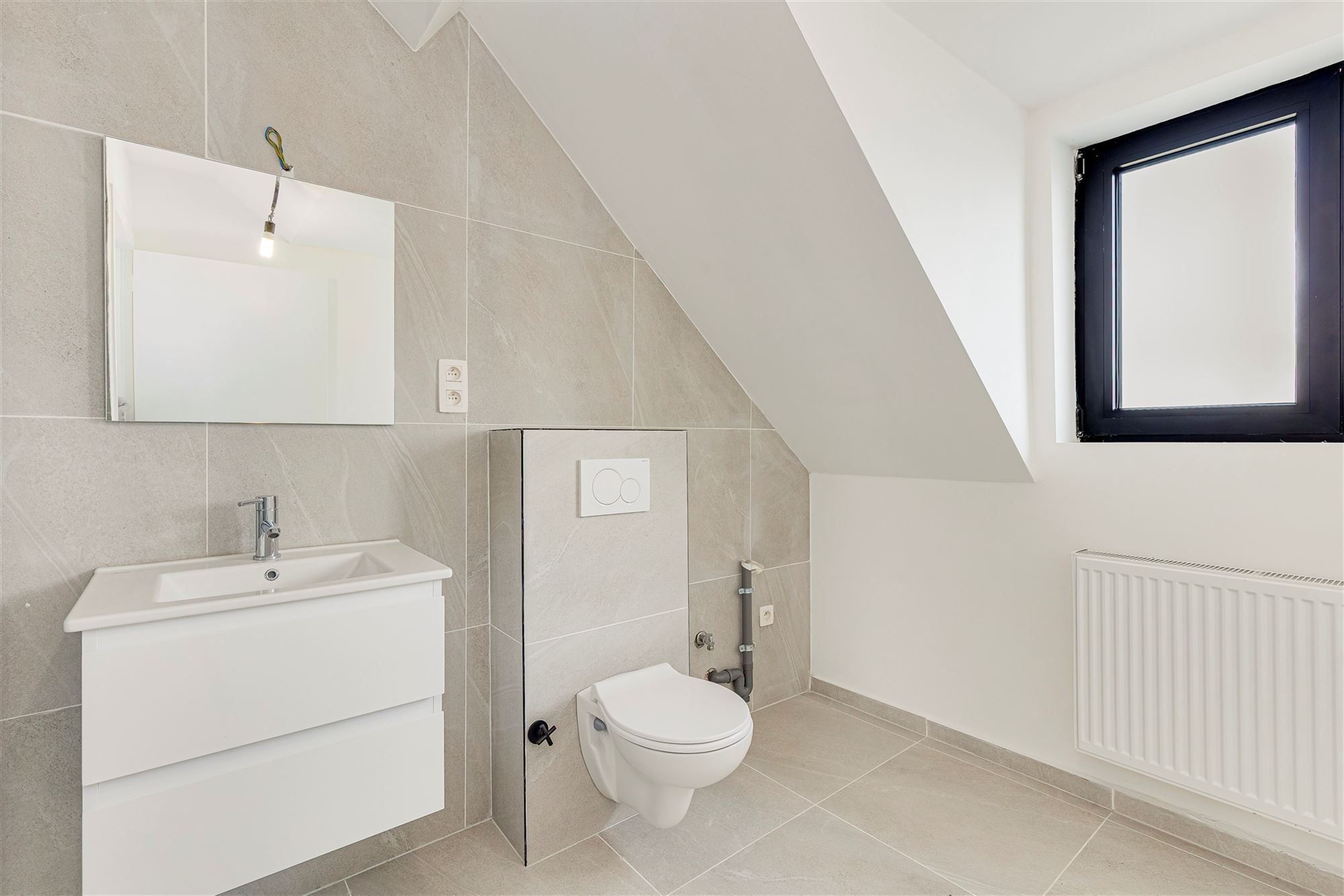 Gerenoveerd huis met 3 slpks en tuin te Hemiksem foto 17