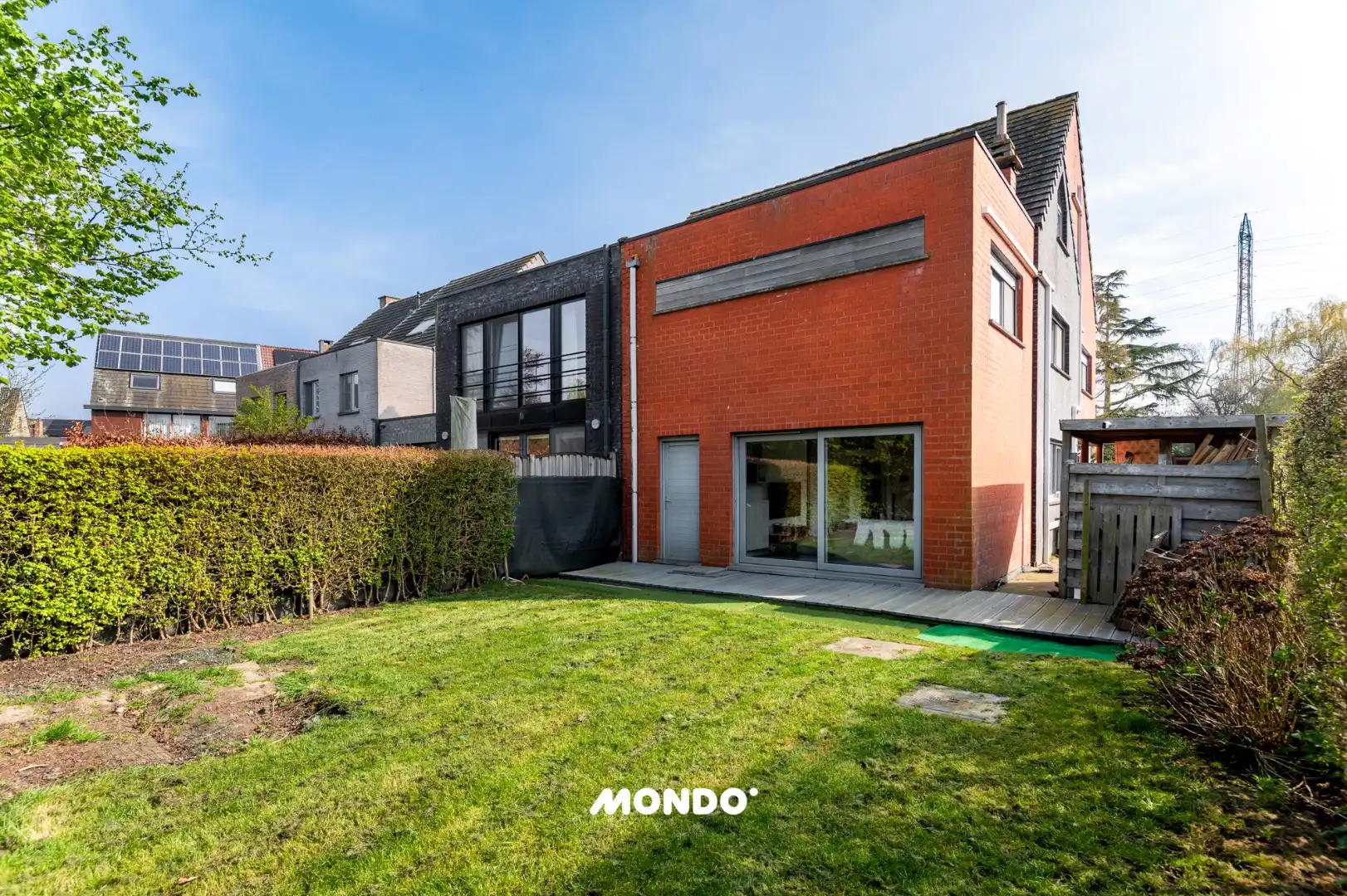 Ruime gezinswoning met 6 slaapkamers, zonnepanelen en zuidgerichte tuin foto 7