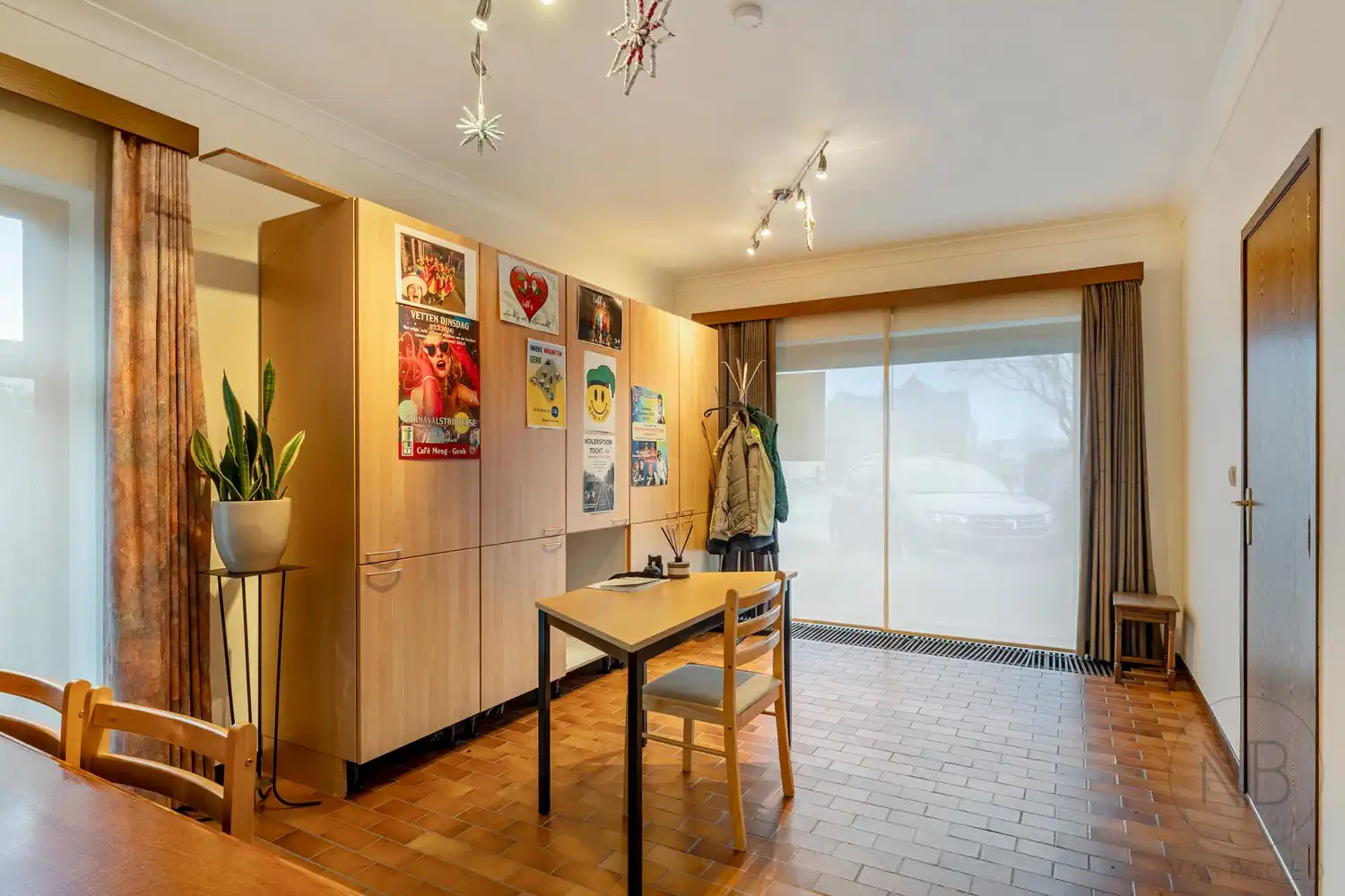 Woning met veelzijdig commercieel gebouw  op goede locatie in Driehoeven foto 4